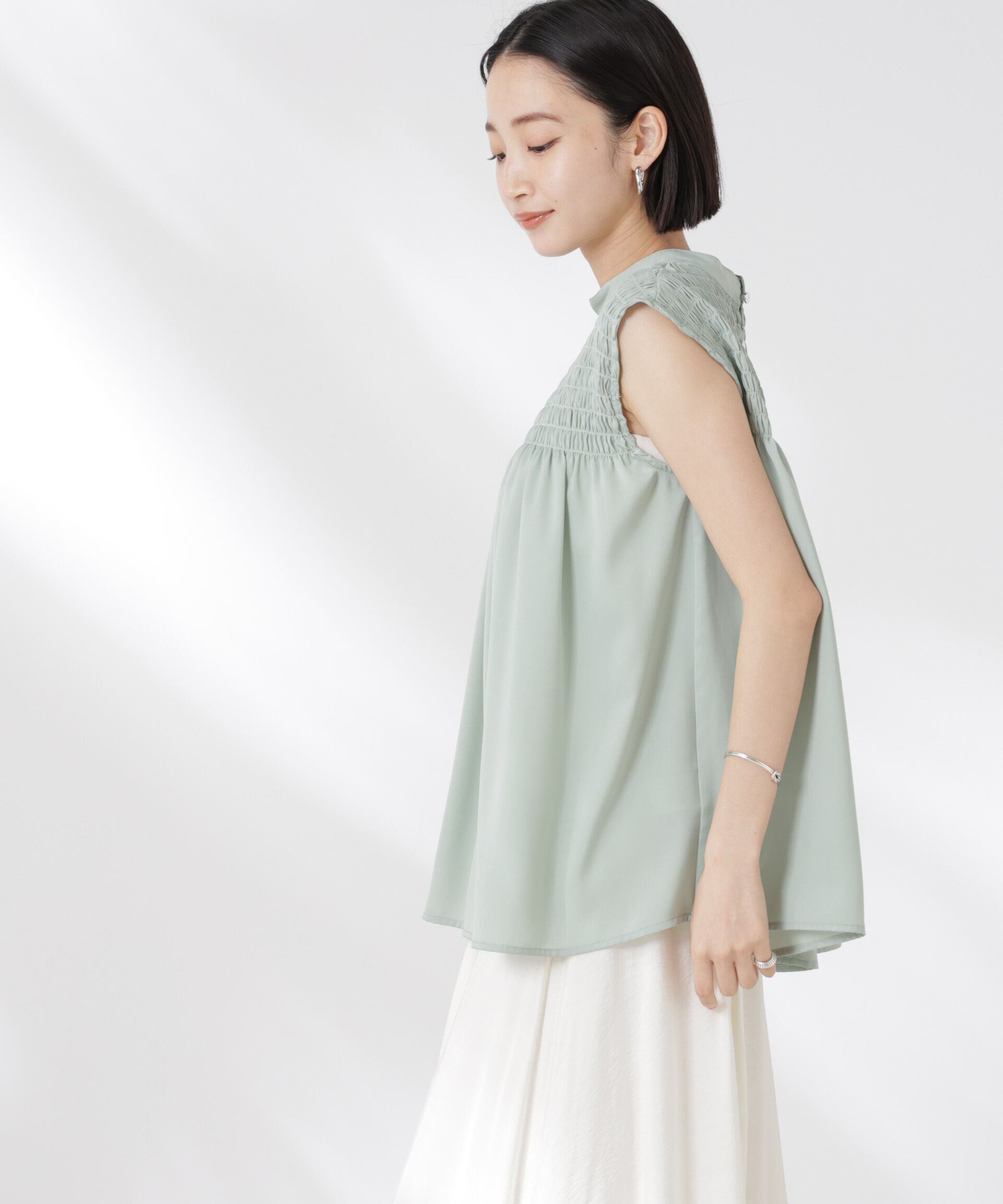 nano･universe「フロントシャーリングノースリーブブラウス」|シャツ・ブラウス|