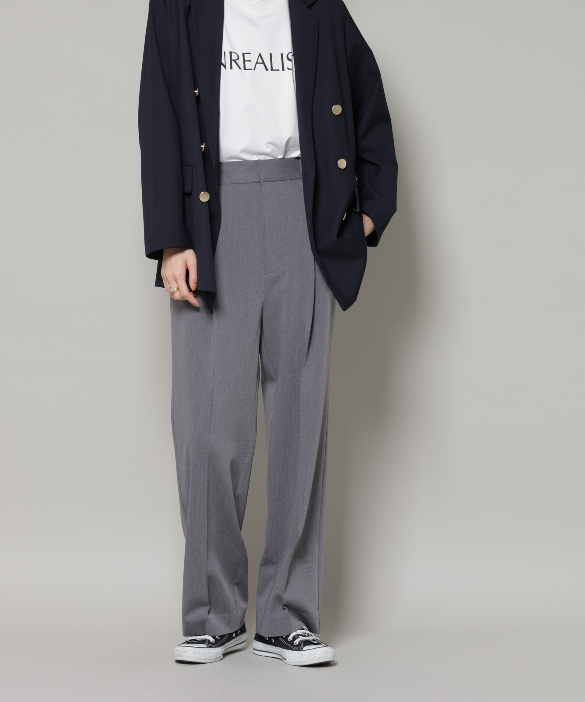 nano･universe「ワンタックセンタープレスストレートパンツ」|チノ|グレー