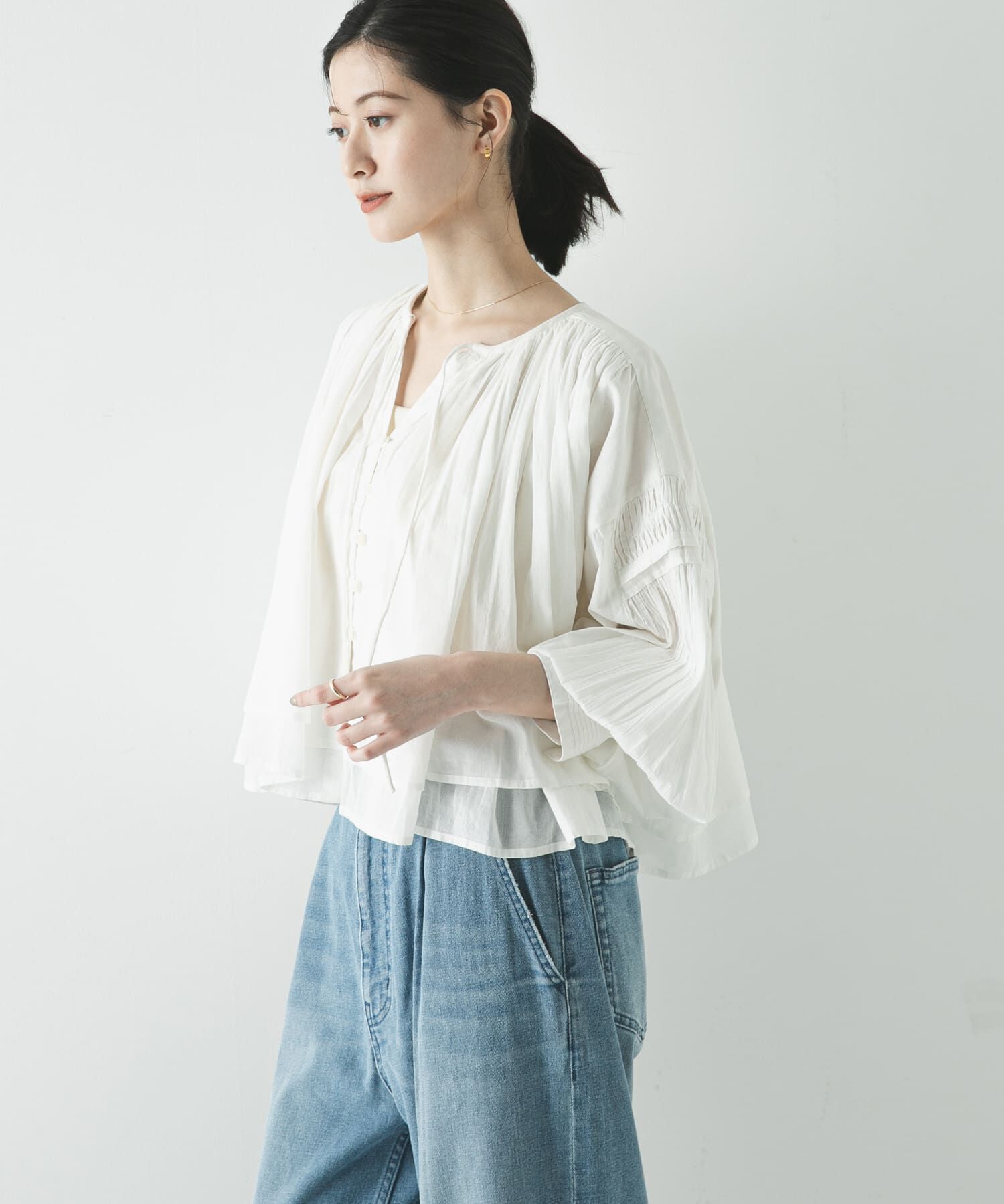 URBAN RESEARCH「コットンボイルギャザーショートブラウス」|シャツ・ブラウス|