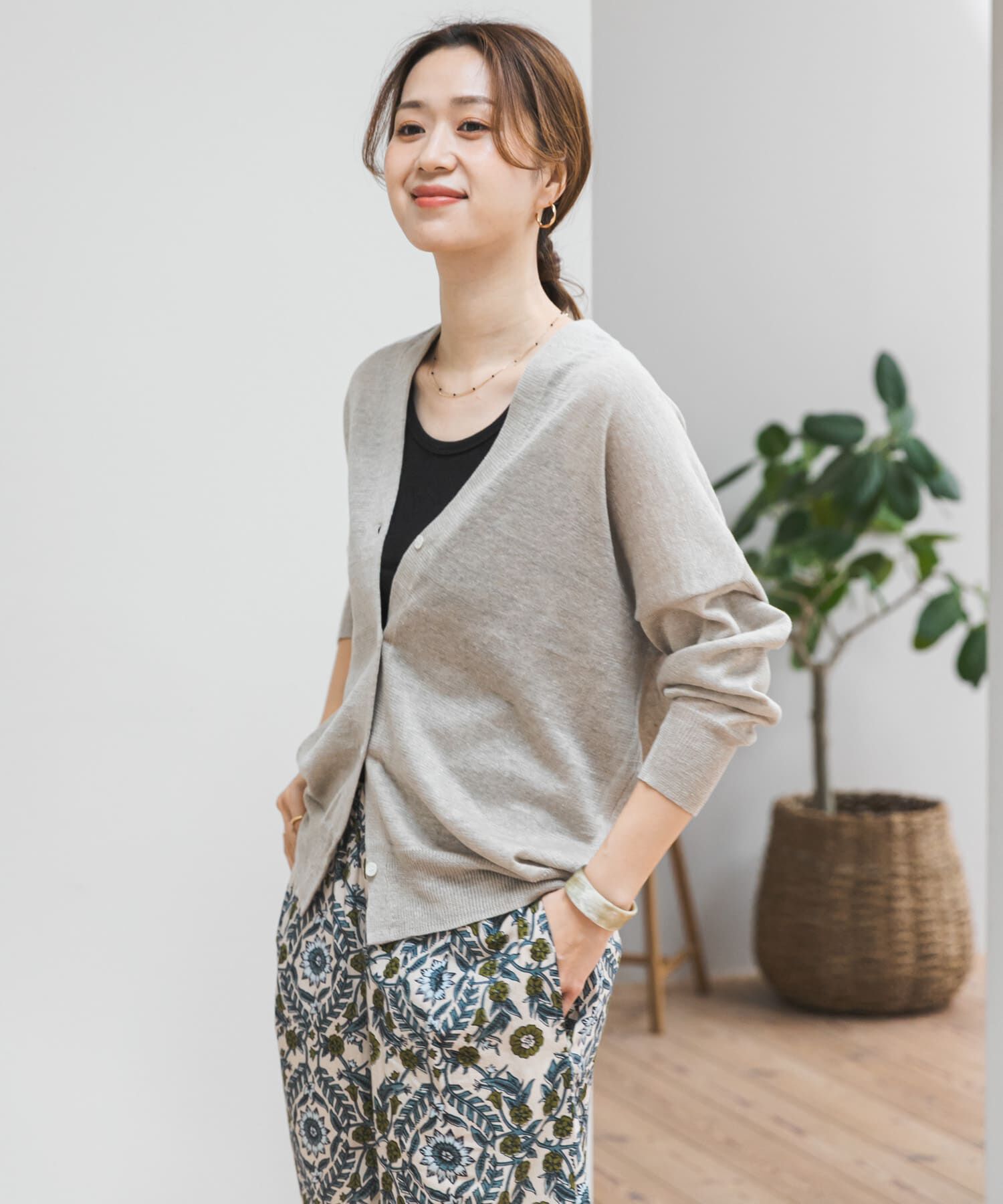 URBAN RESEARCH DOORS「リネンVネックカーディガン」|カーディガン|