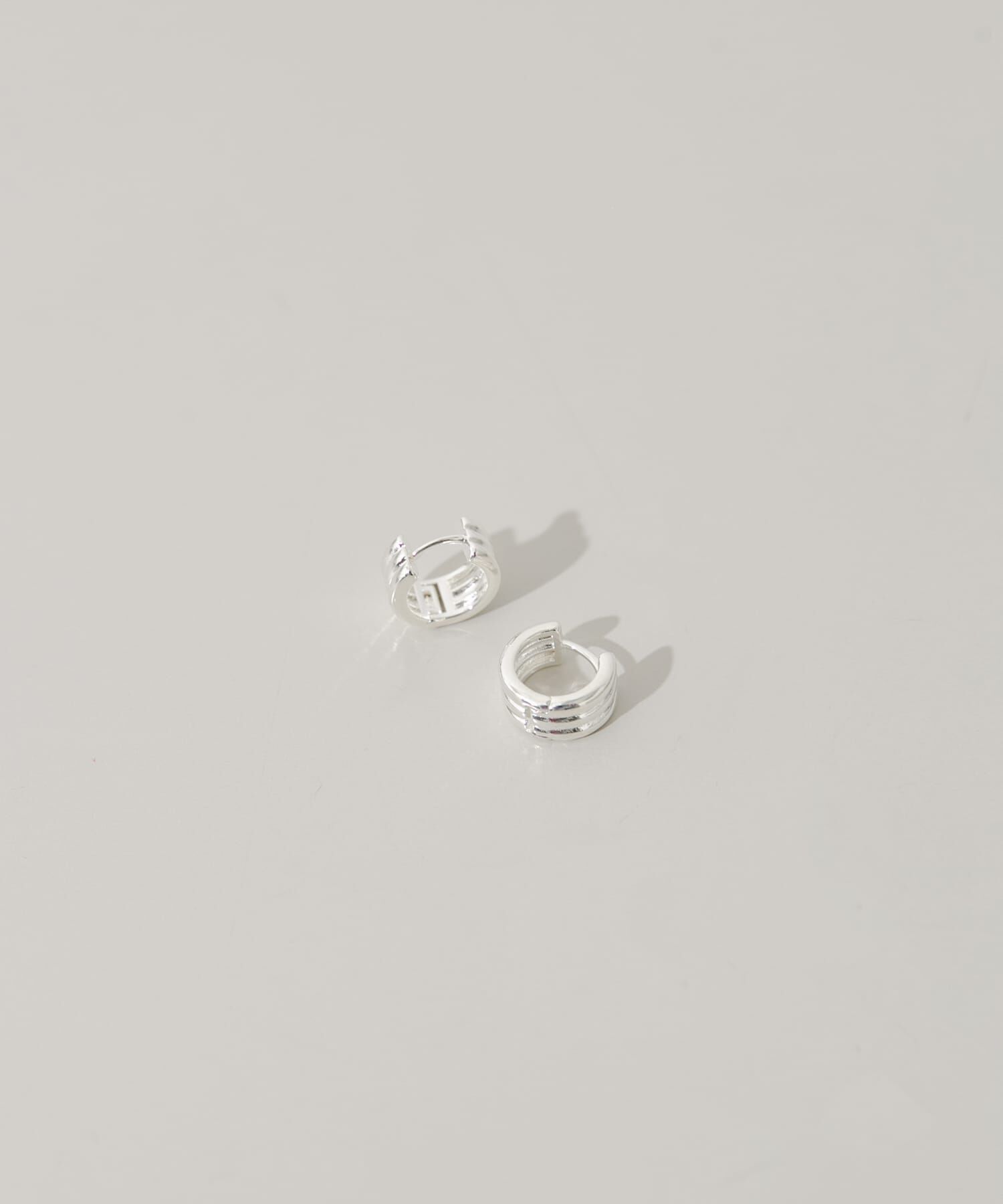 SMELLY「スリーラインミニフープピアス」|ピアス|シルバー