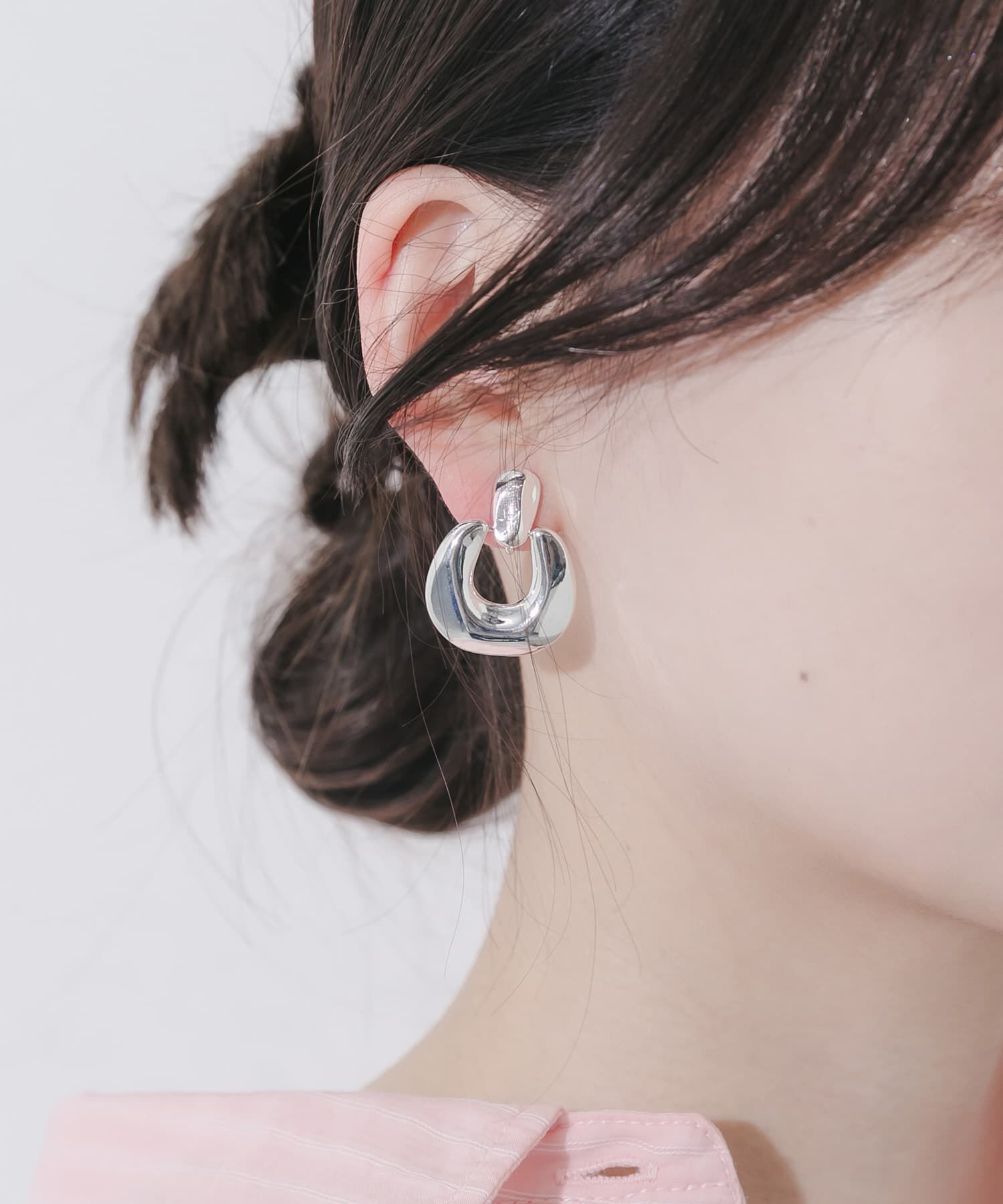 SMELLY「ボリュームメタルUイヤリング」|イヤリング|