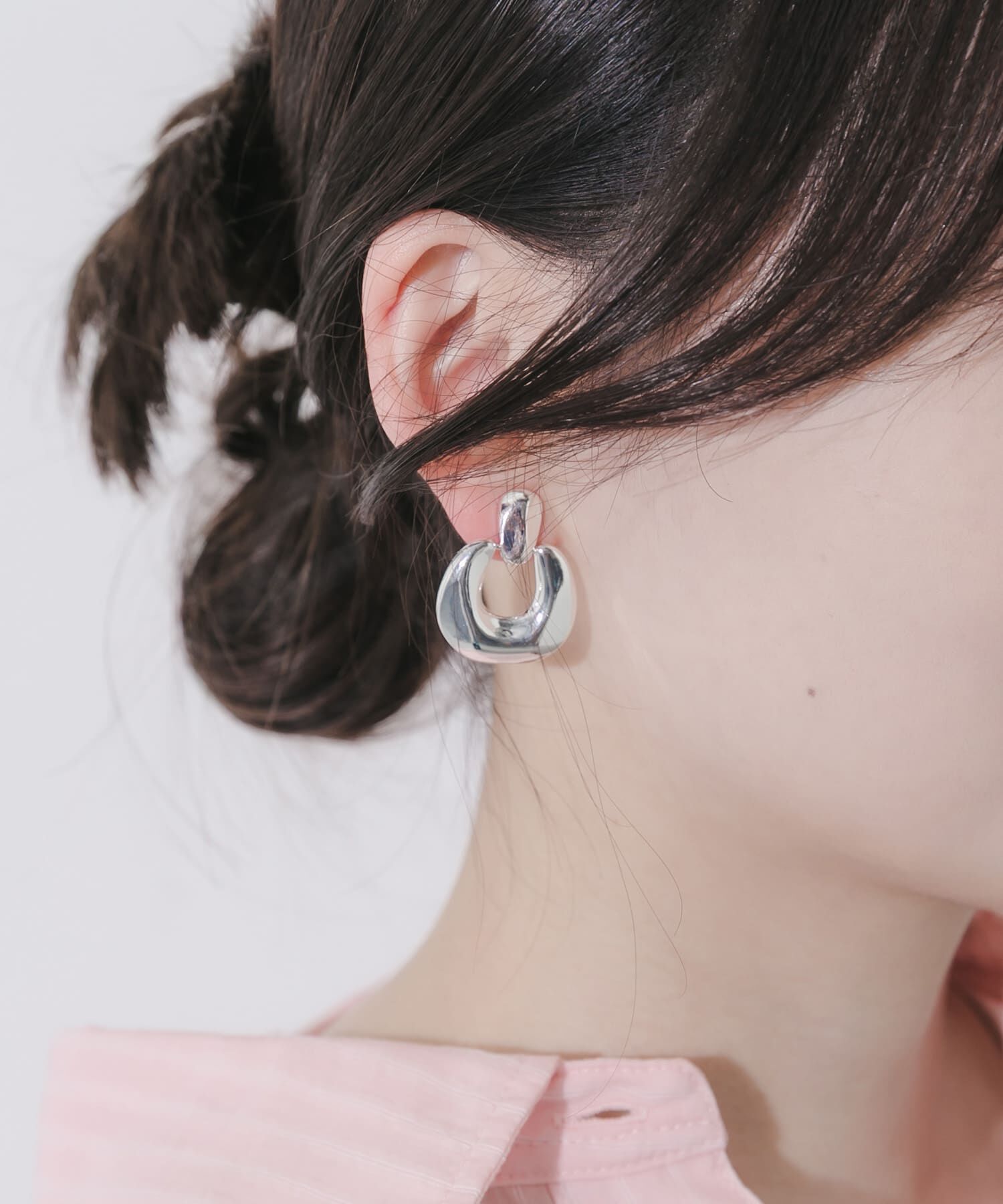 SMELLY「ボリュームメタルUイヤリング」|イヤリング|