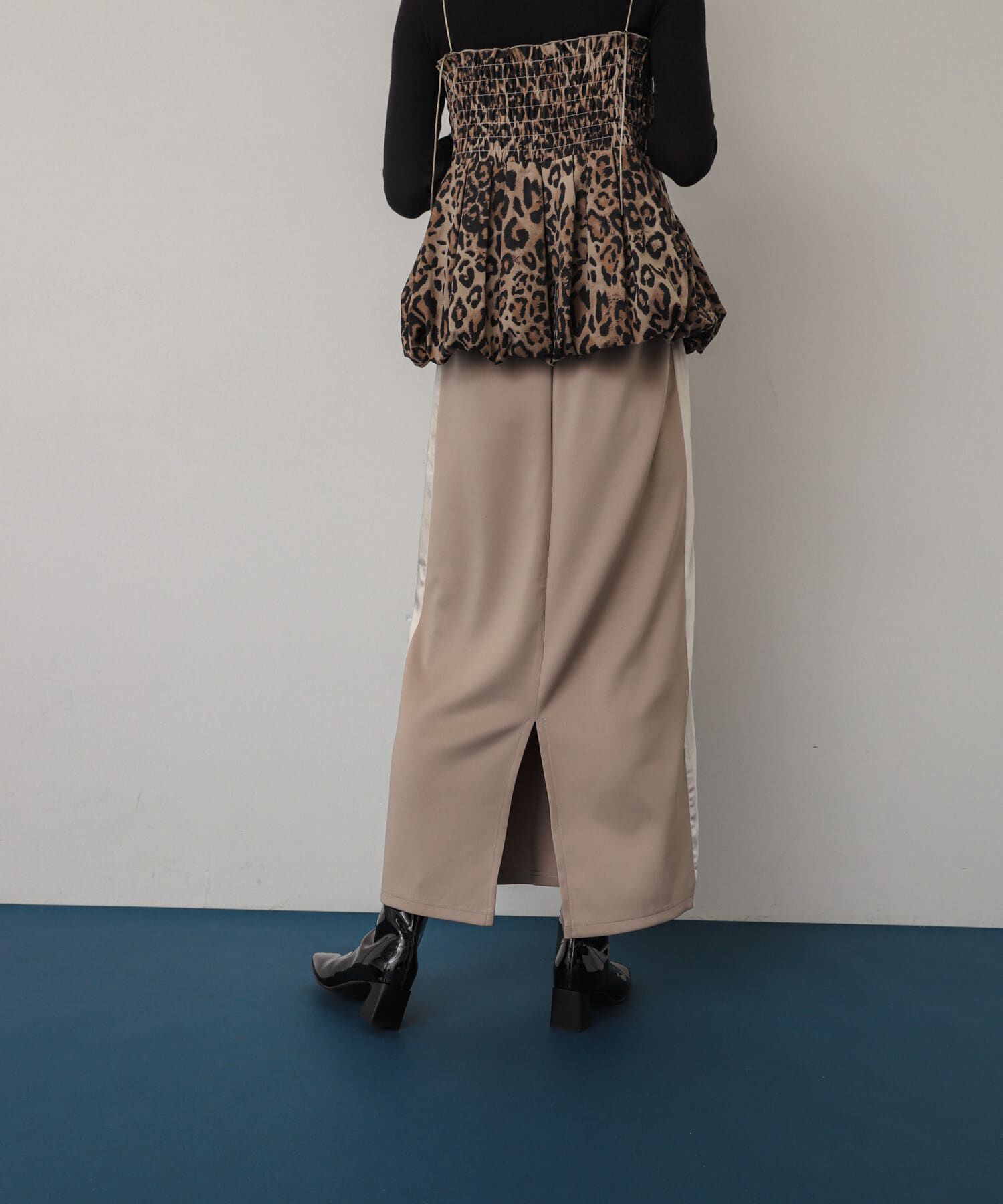 SENSE OF PLACE by URBAN RESEARCH「サテンキリカエラインスカート」|スカート|