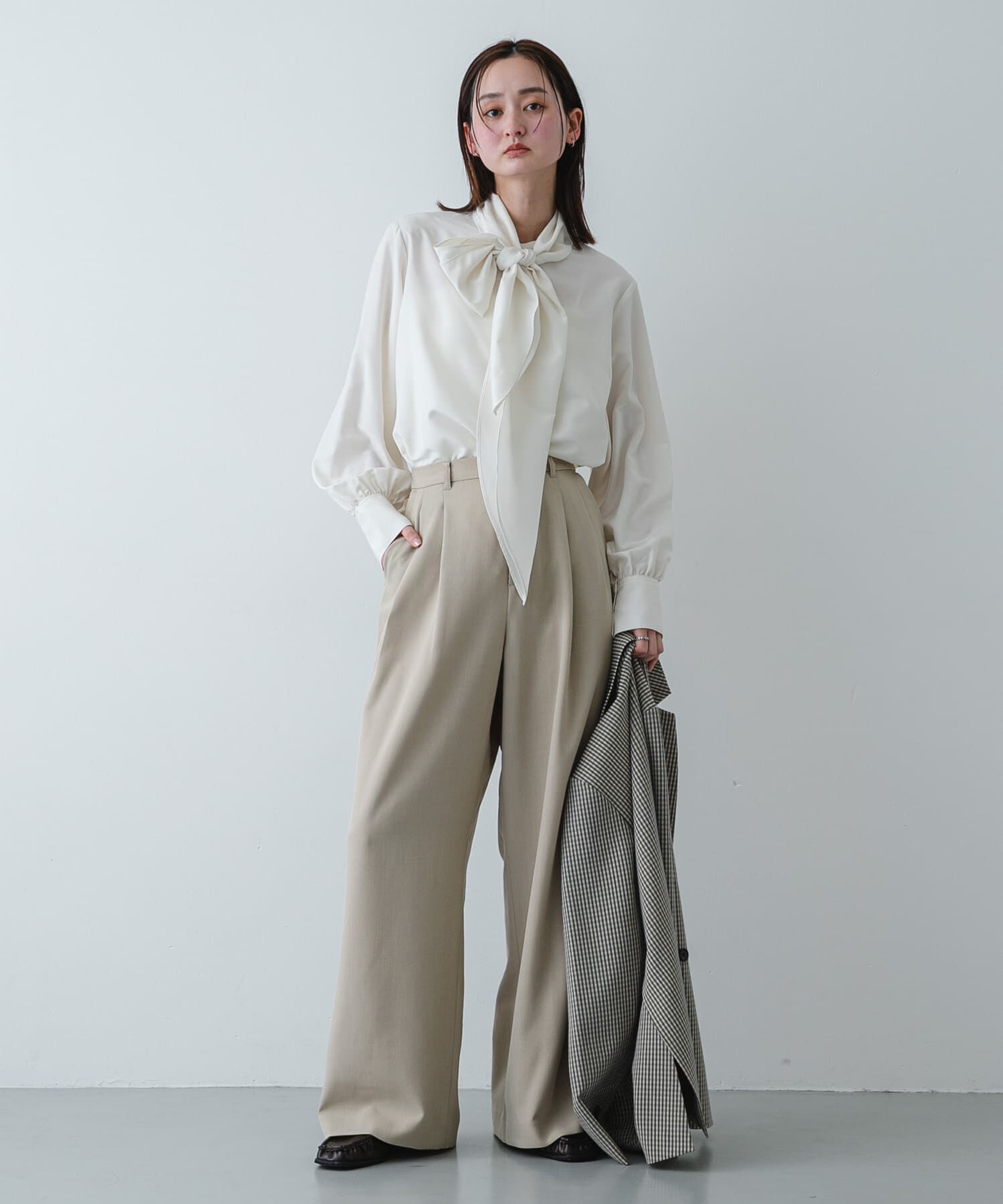 SENSE OF PLACE by URBAN RESEARCH「『イージーケア』ボウタイリボンブラウス」|シャツ・ブラウス|