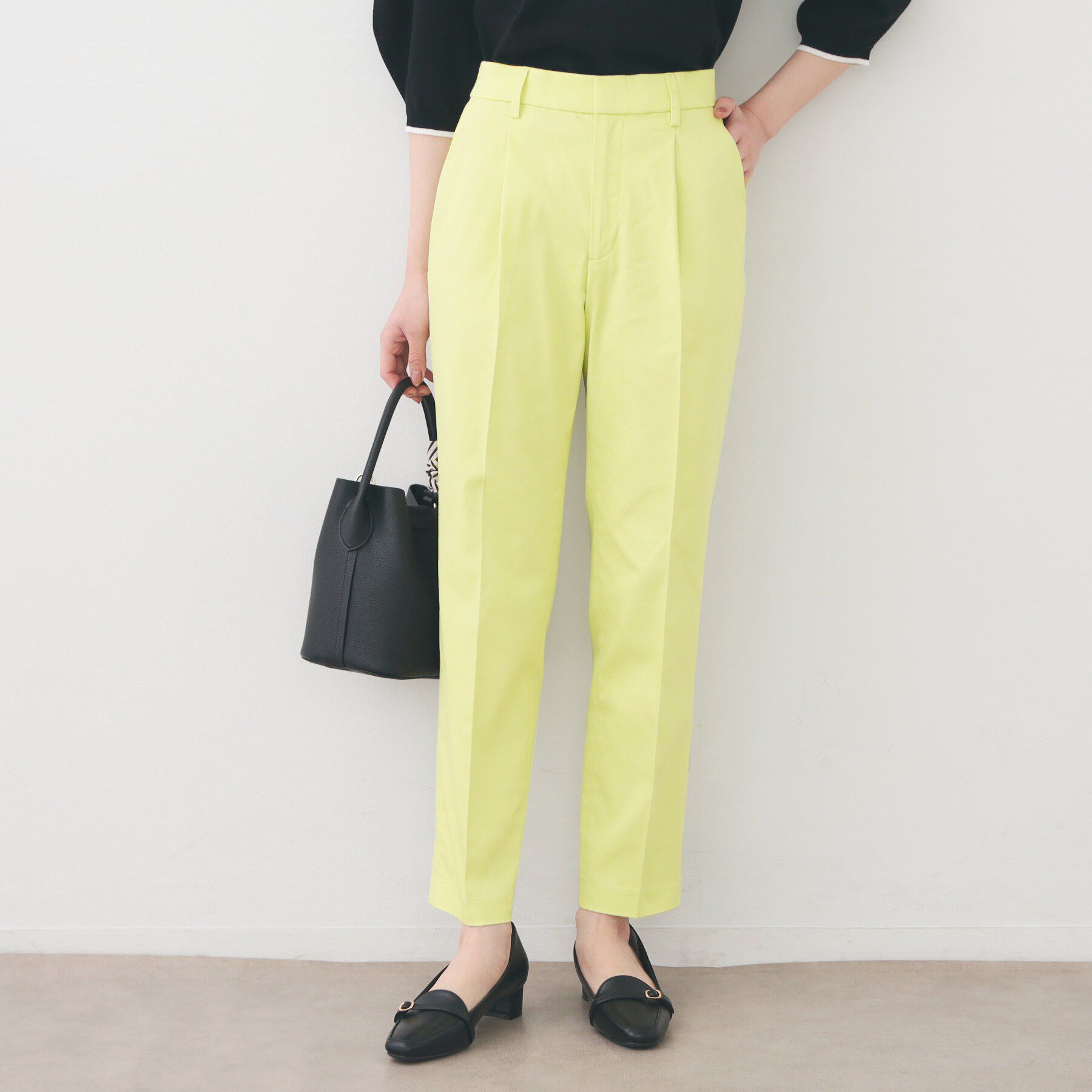 index「ストレッチテーパードパンツ【洗濯機OK・吸水速乾・接触冷感・透け防止】」|その他|ライトグリーン(02