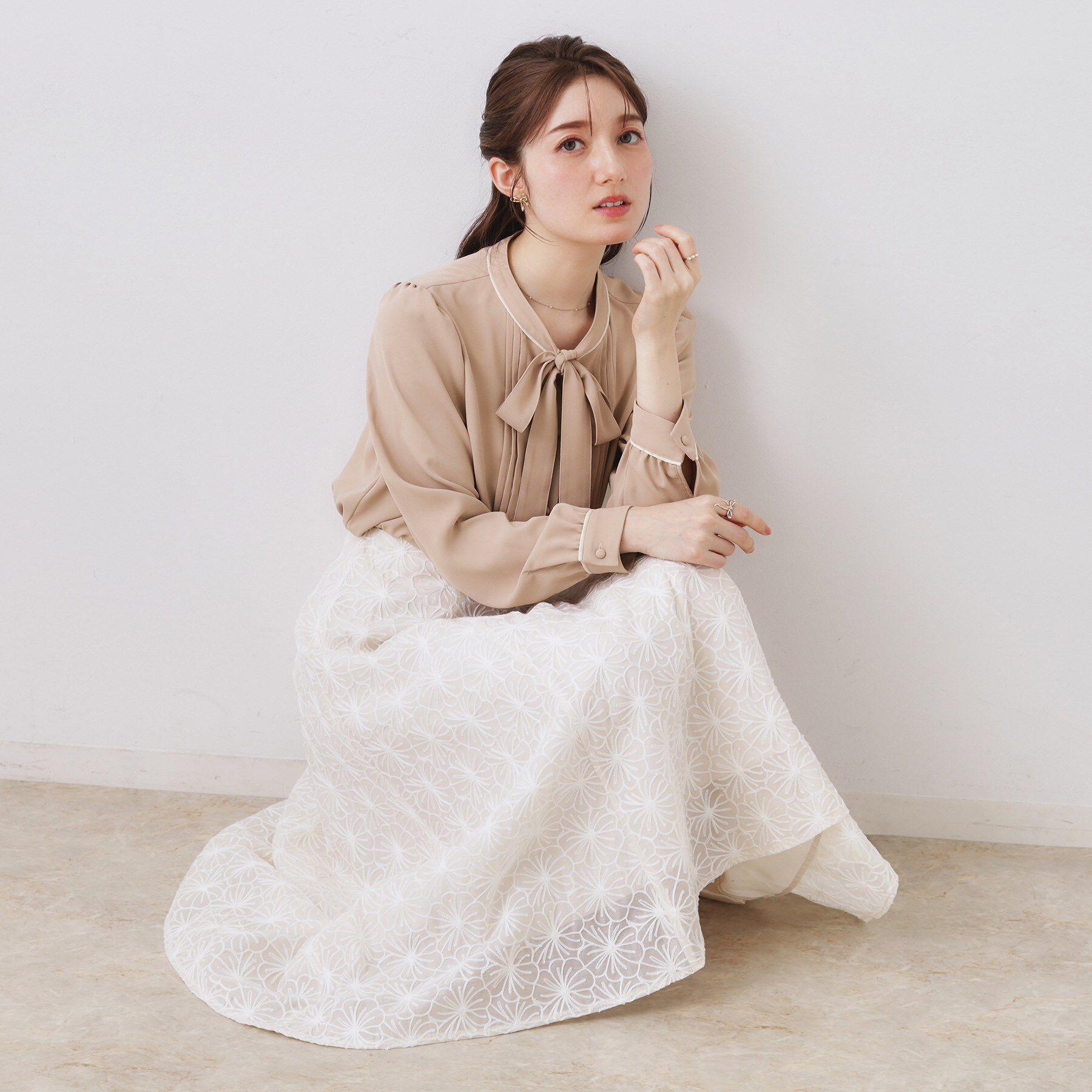 Couture broach「【ハレの日・通勤】配色タックタイブラウス」|シャツ・ブラウス|