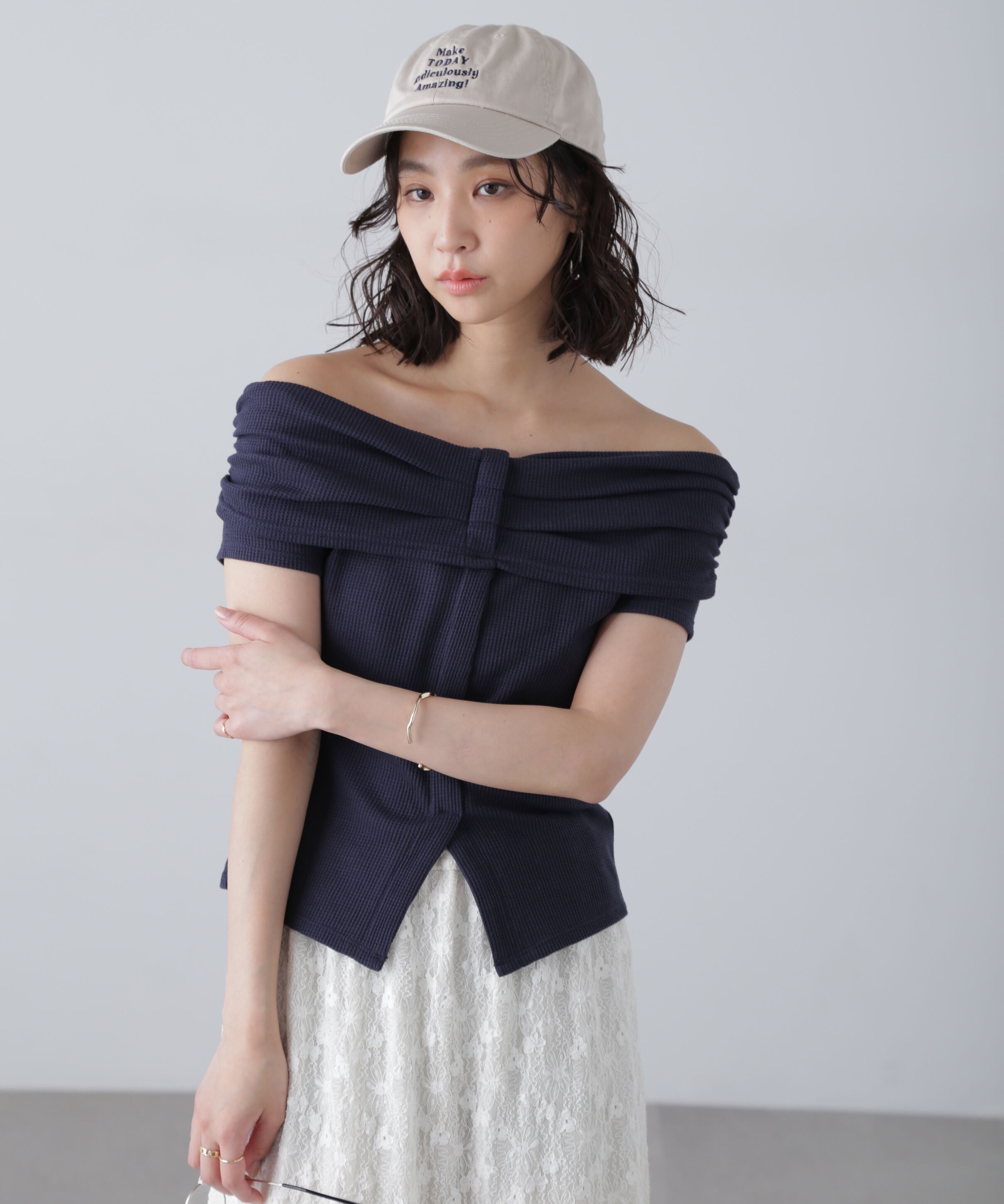  「オフショルフレンチスリーブ前スリットカットソー」|Tシャツ・カットソー|