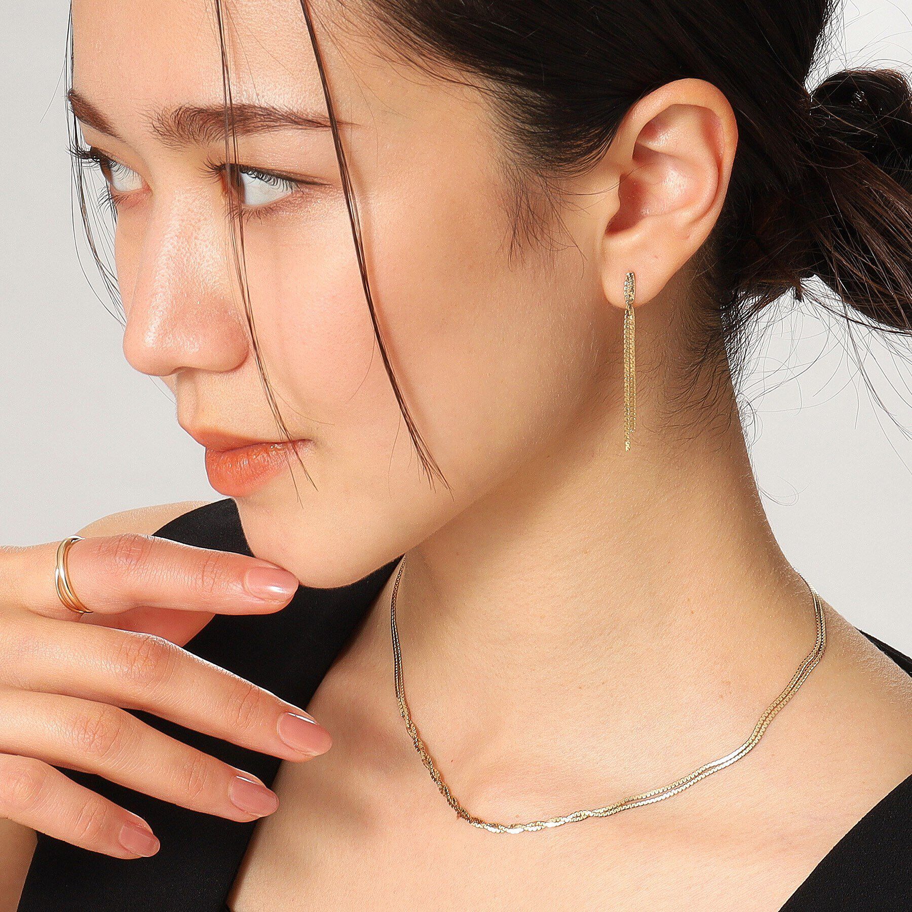 COCOSHNIK「K10ベネチアンフラットツイスト スタッドピアス」|ピアス|