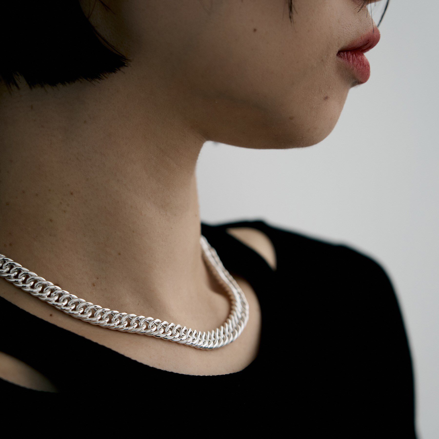 COCOSHNIK ONKITSCH「シルバー デザインチェーン ホロウカットダブルカーブネックレス」|ネックレス|