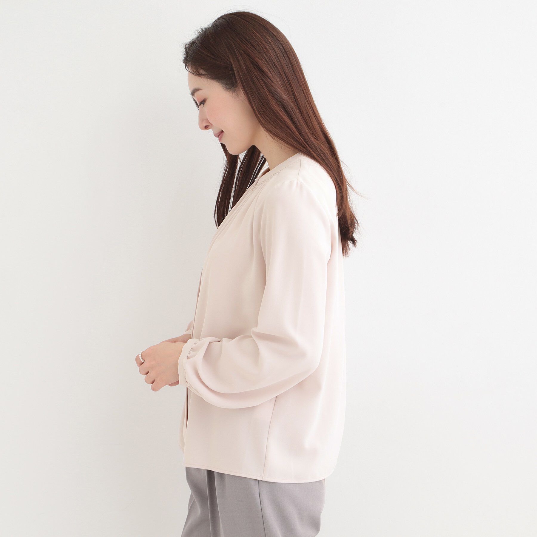 SHOO･LA･RUE「【多機能】メタルボタンがアクセント ふんわりギャザーブラウス」|シャツ・ブラウス|