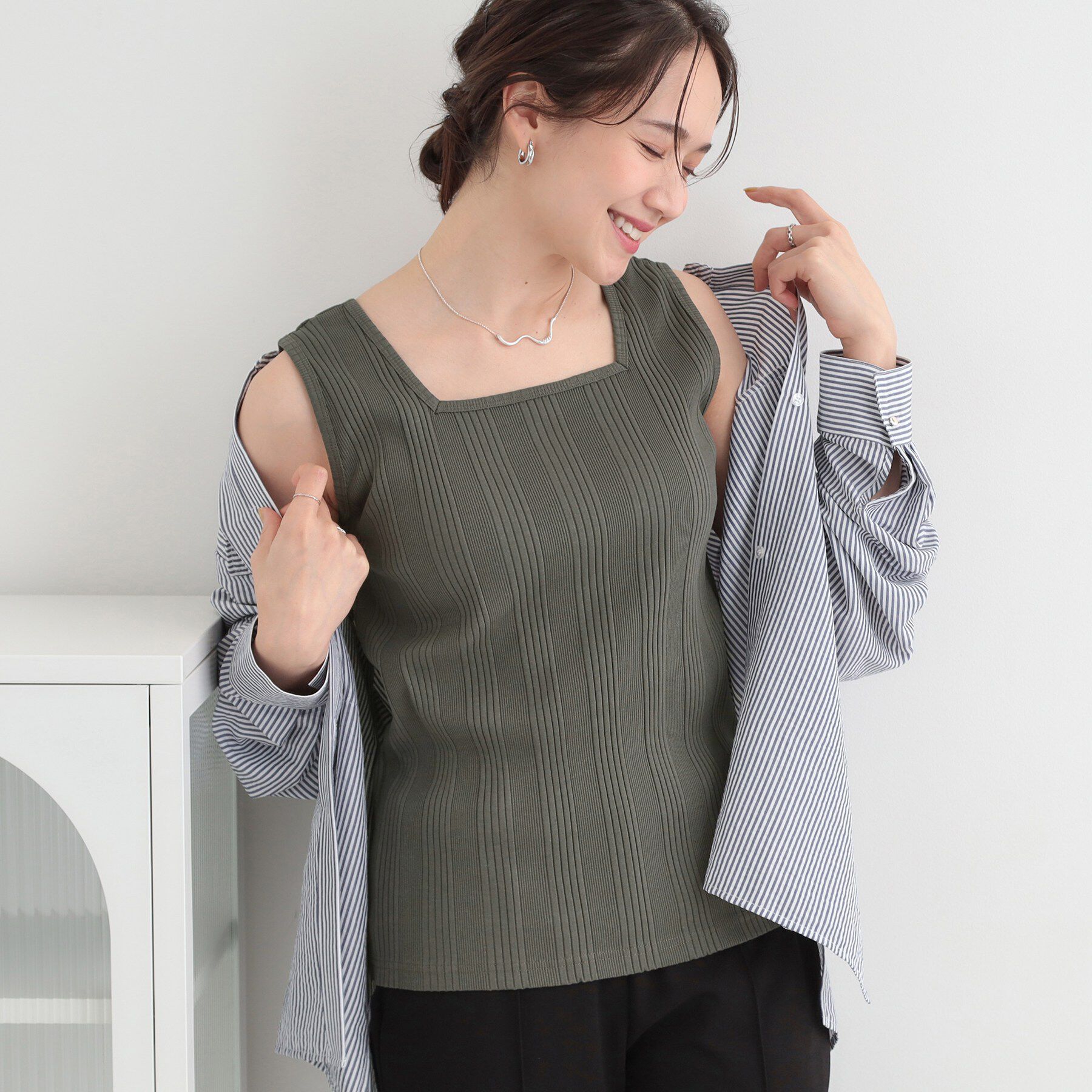 SHOO･LA･RUE「【前後2WAY/S-LL】毎日のお供に ランダムテレコタンクトップ」|キャミソール|チャコールグレー(0