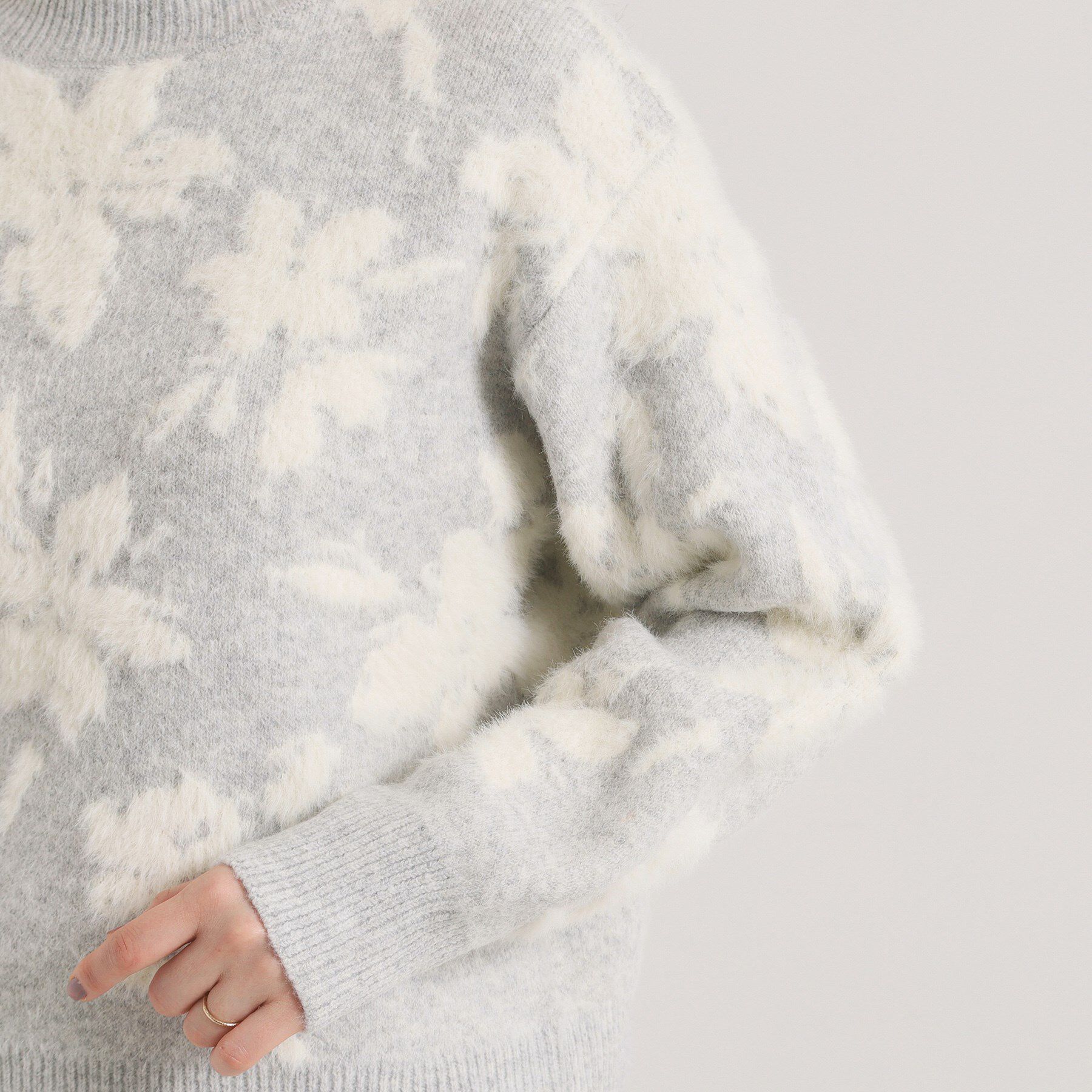 ITS&rsquo;DEMO「【手洗い可／セットアップ可】花柄フェザージャカードニット」|ニット・セーター|