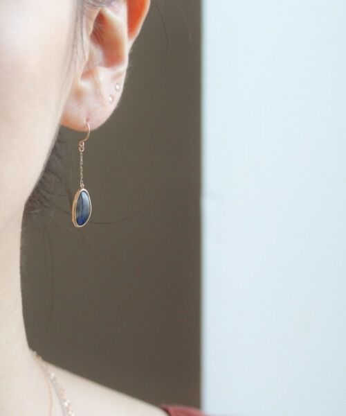  「カラーストーン フック ピアス | K10YG 〈ブルーオパール / ラブラドライト〉」|ピアス|