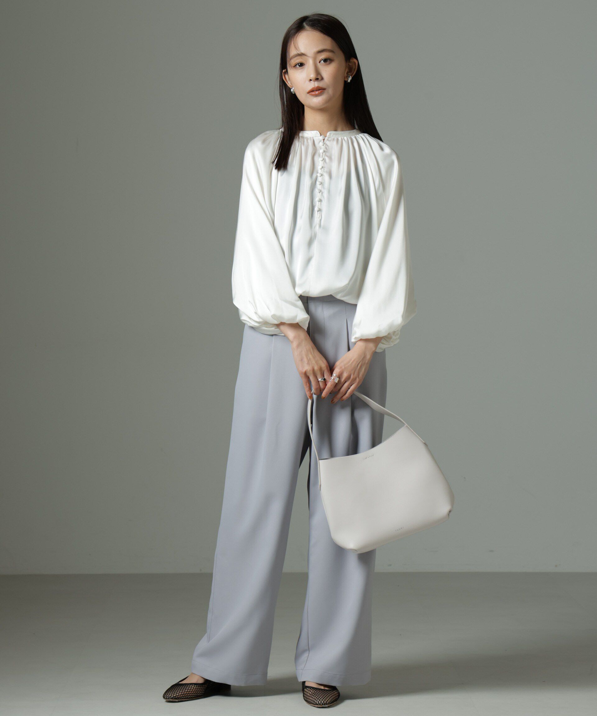 nano･universe「前後2wayサテンボリュームスリーブブラウス」|シャツ・ブラウス|