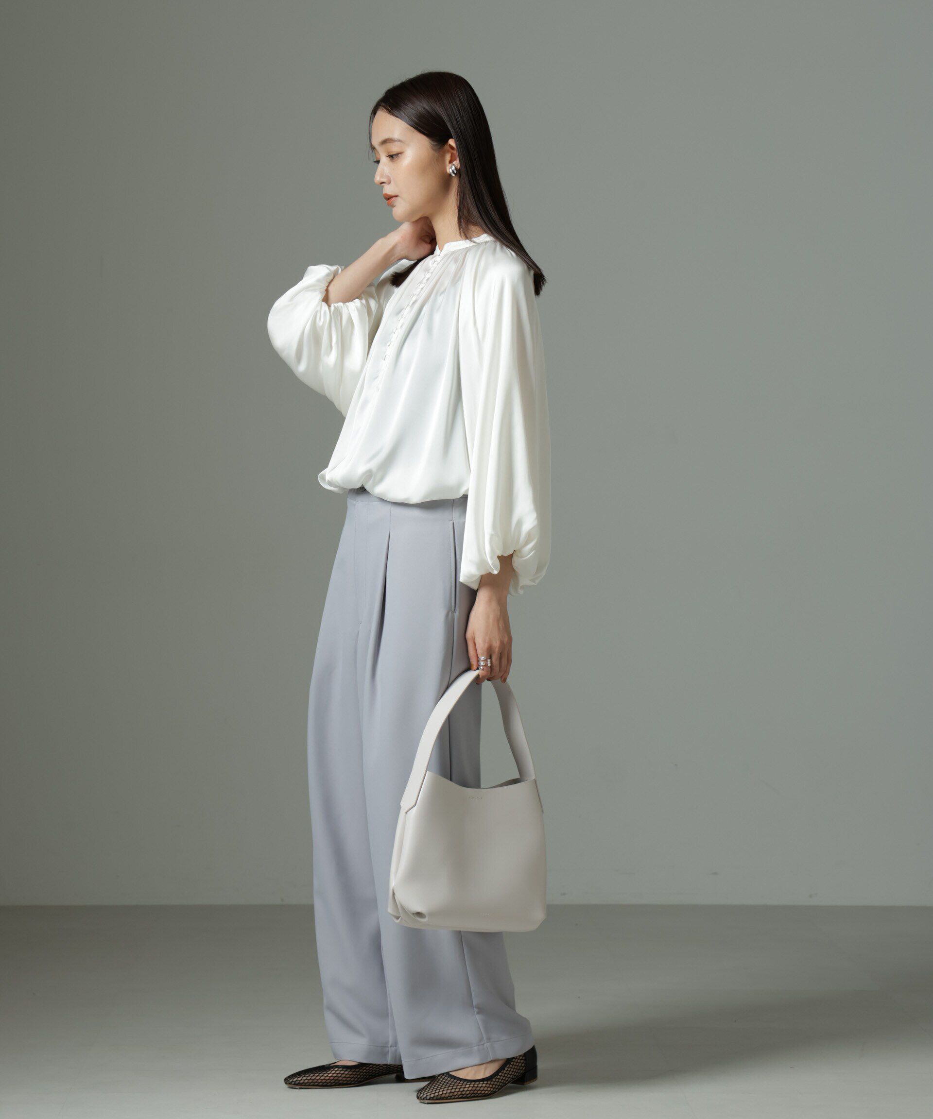 nano･universe「前後2wayサテンボリュームスリーブブラウス」|シャツ・ブラウス|