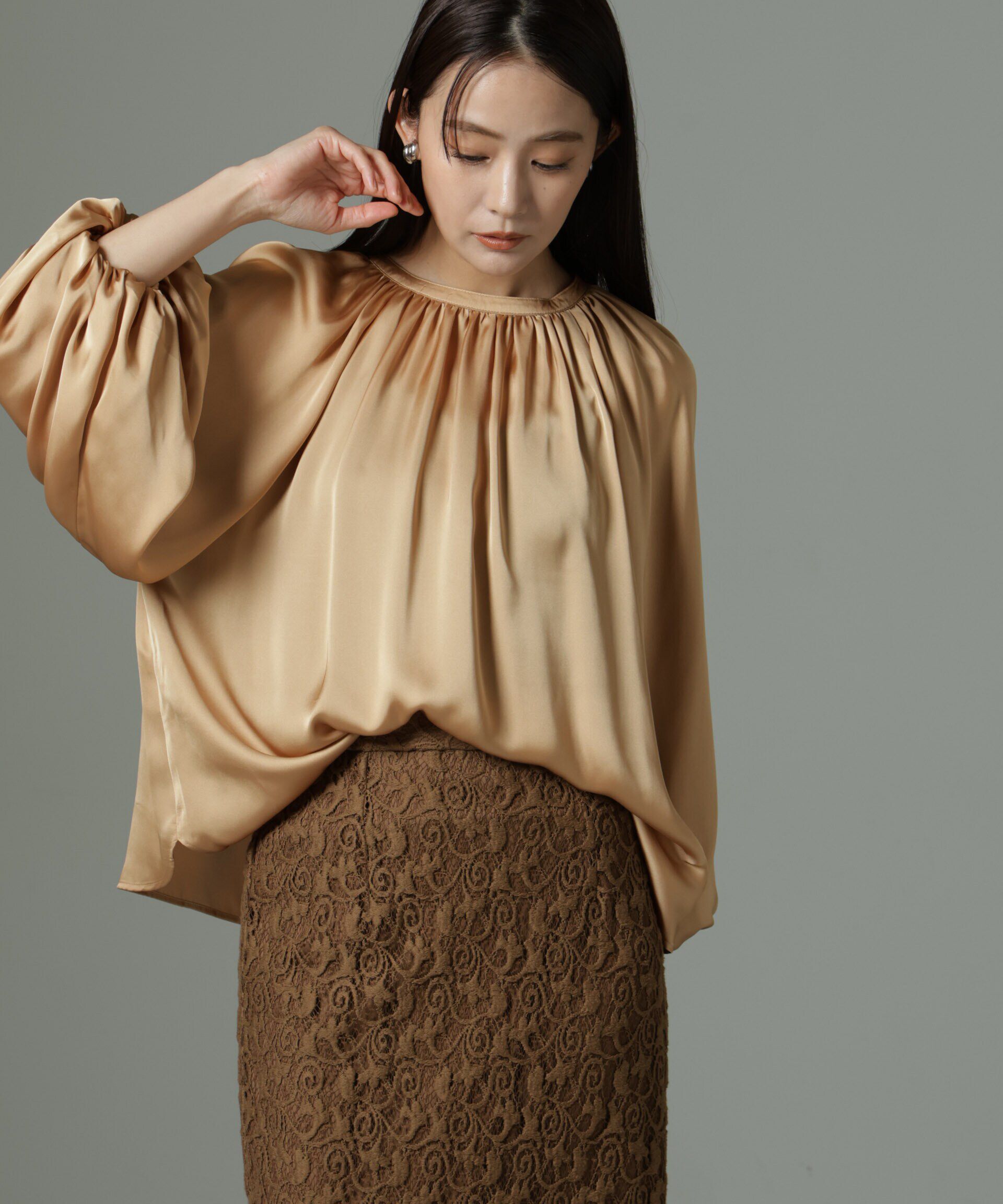 nano･universe「前後2wayサテンボリュームスリーブブラウス」|シャツ・ブラウス|