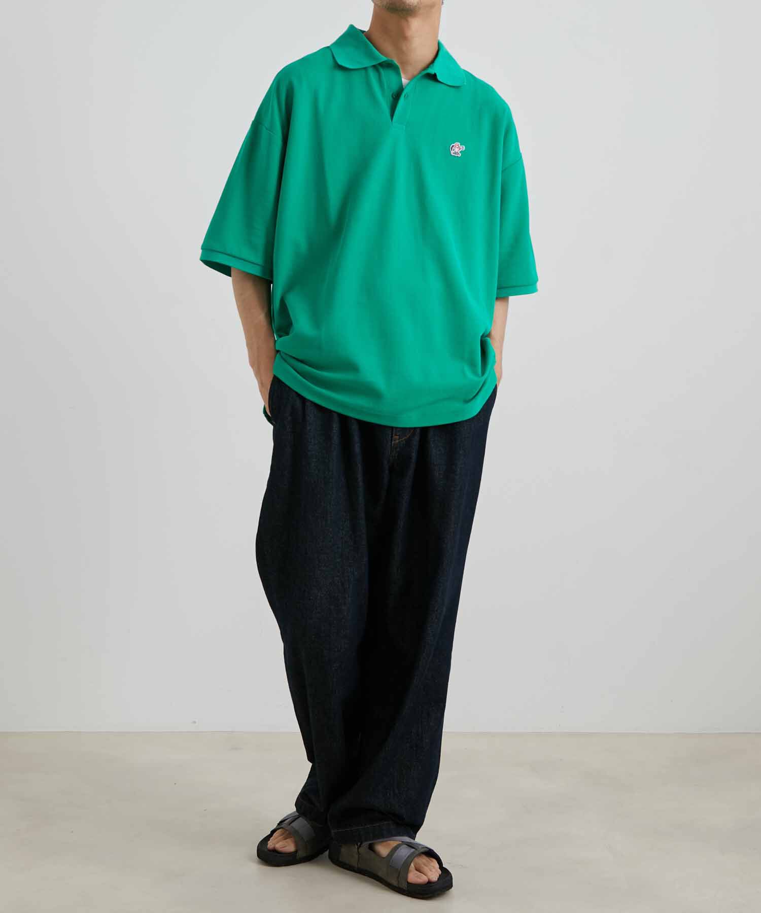 ADAM ET ROPE'「【WEB限定】LOGAN/ローガン 別注 ワンポイント刺繍 ビッグシルエット カノコ ポロシャツ」|シャツ・ブラウス|