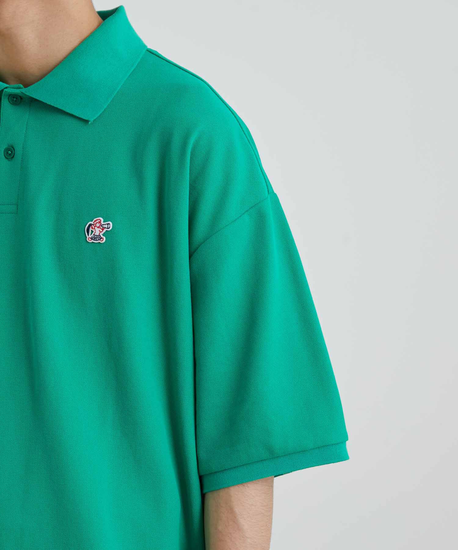 ADAM ET ROPE'「【WEB限定】LOGAN/ローガン 別注 ワンポイント刺繍 ビッグシルエット カノコ ポロシャツ」|シャツ・ブラウス|