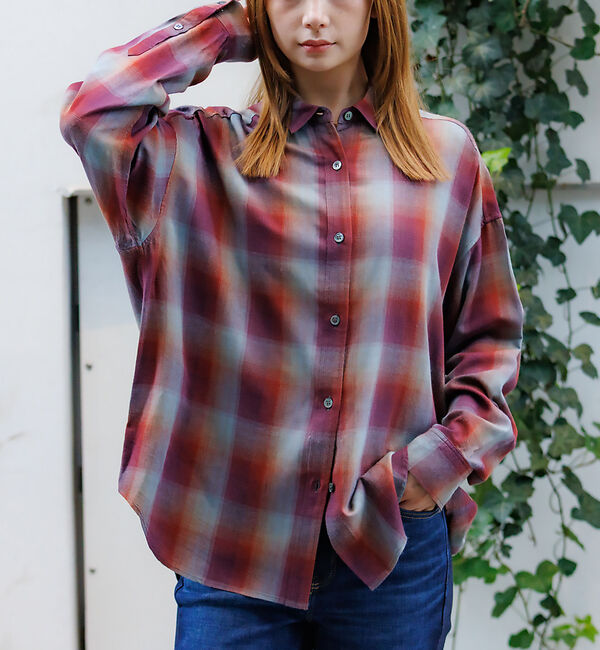 Rouge vif「【MICA&DEAL /マイカアンドディール】オンブレ 2WAYシャツ/チェック」|シャツ・ブラウス|レッド