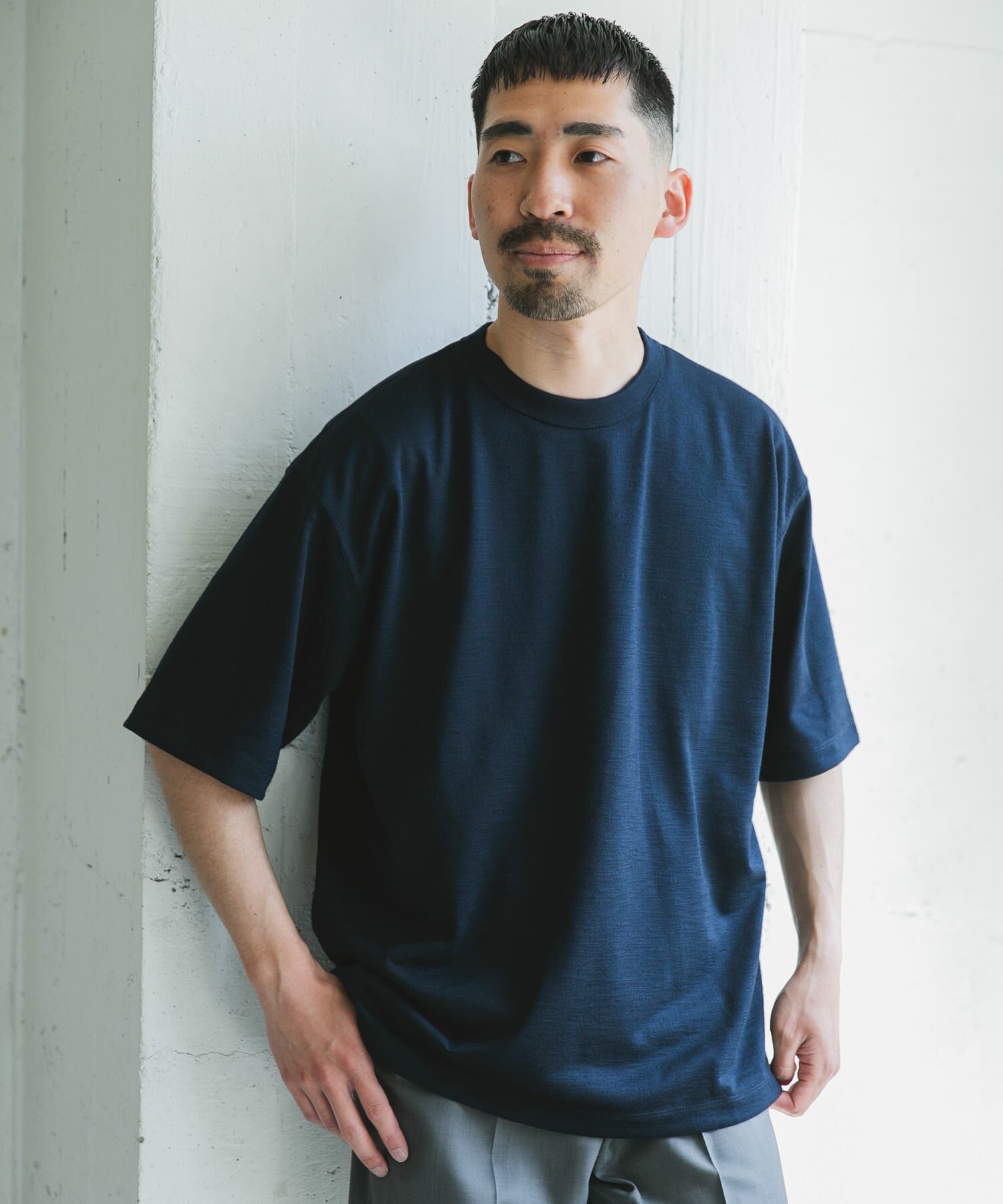URBAN RESEARCH DOORS「JAPAN FABRIC リネンライクTシャツ」|Tシャツ・カットソー|ネイビー