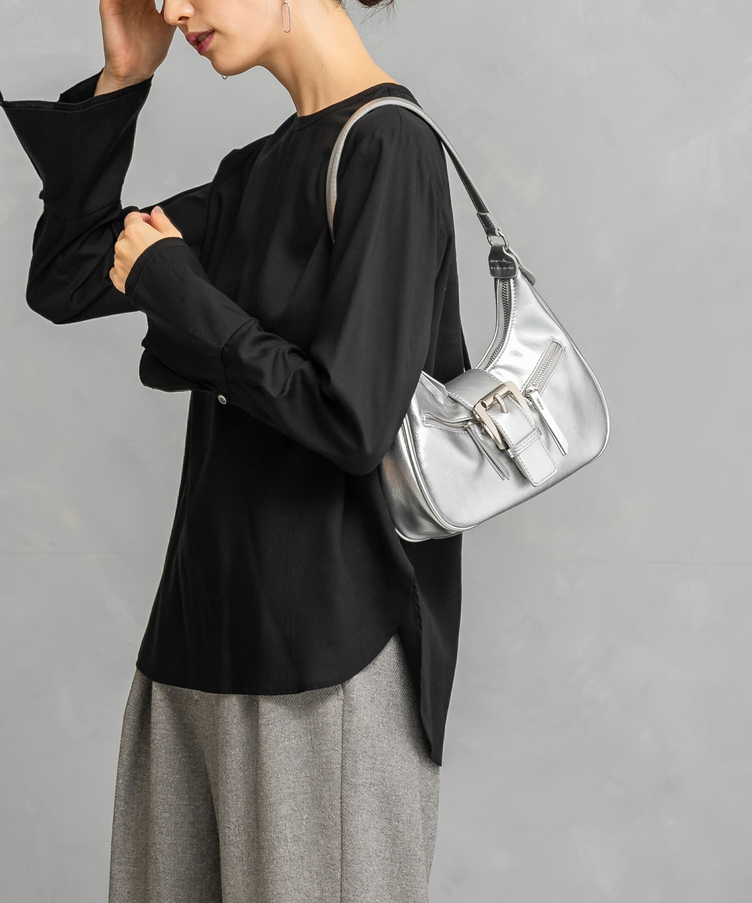 URBAN RESEARCH ROSSO「バックリボンダブルカフスブラウス」|シャツ・ブラウス|