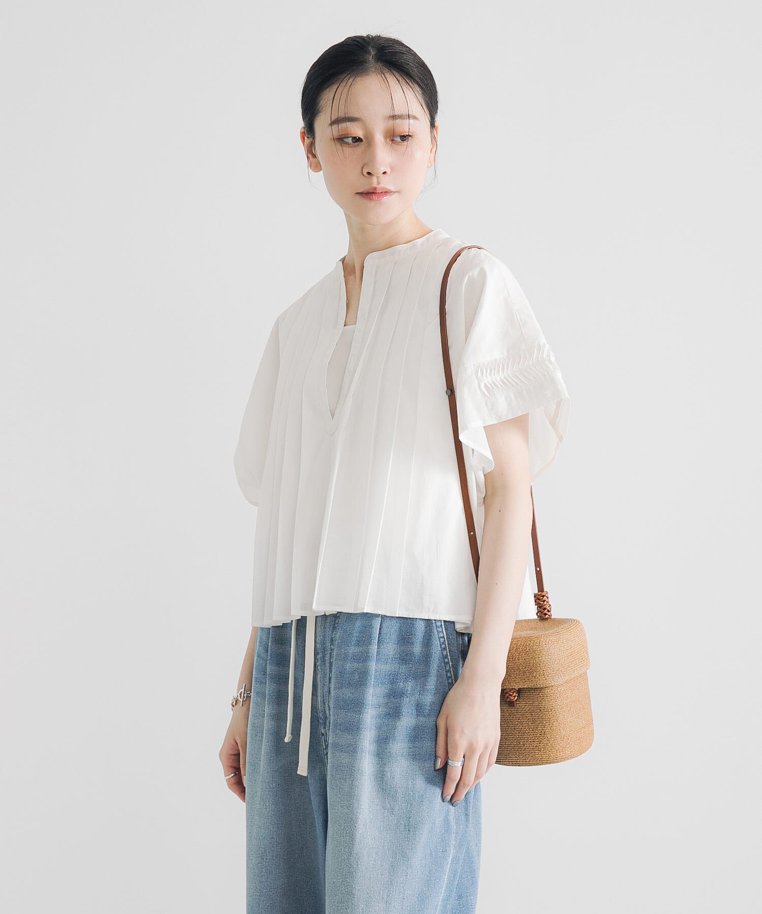 URBAN RESEARCH「ハーフスリーブタックショートシャツ」|シャツ・ブラウス|