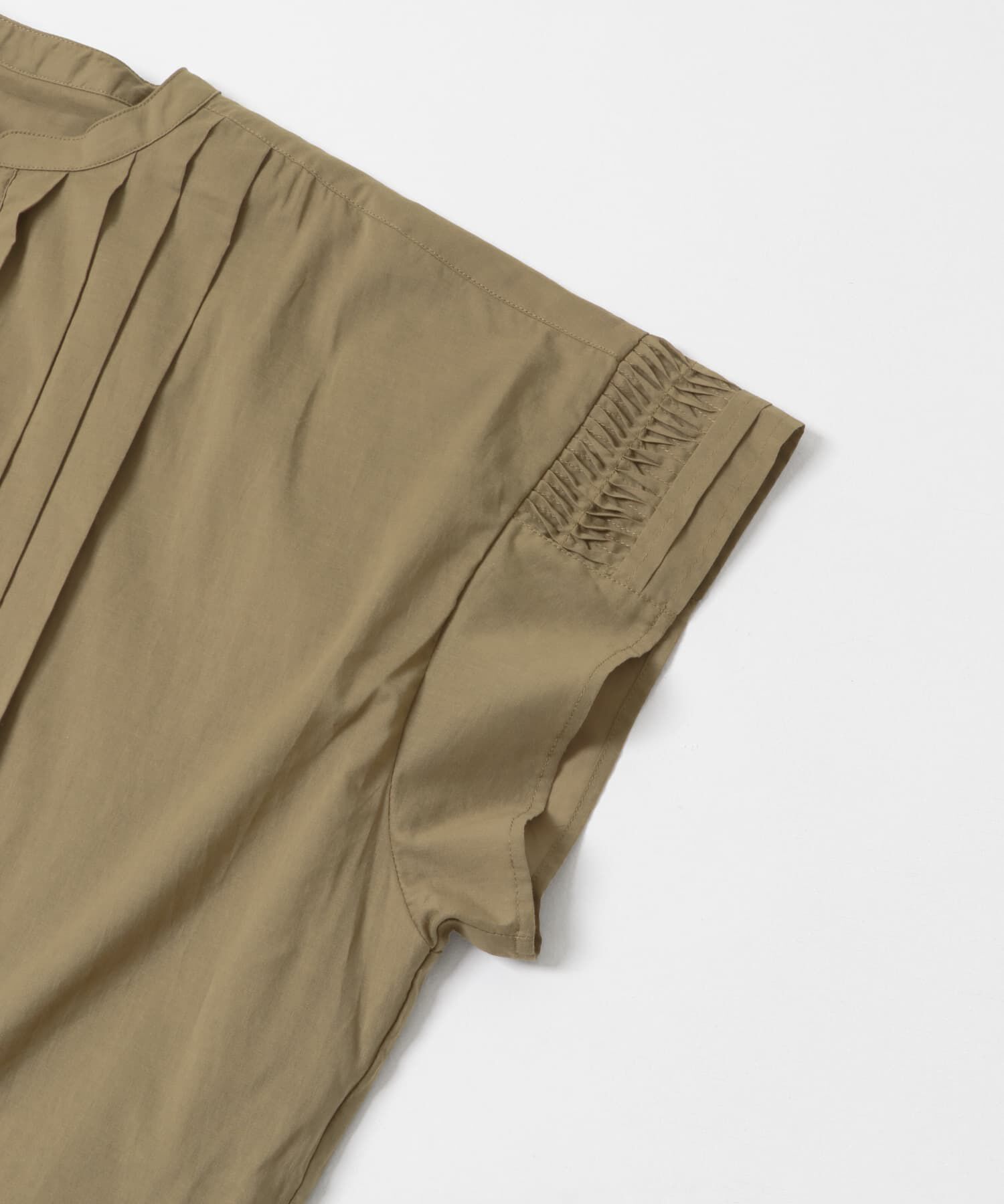 URBAN RESEARCH「ハーフスリーブタックショートシャツ」|シャツ・ブラウス|