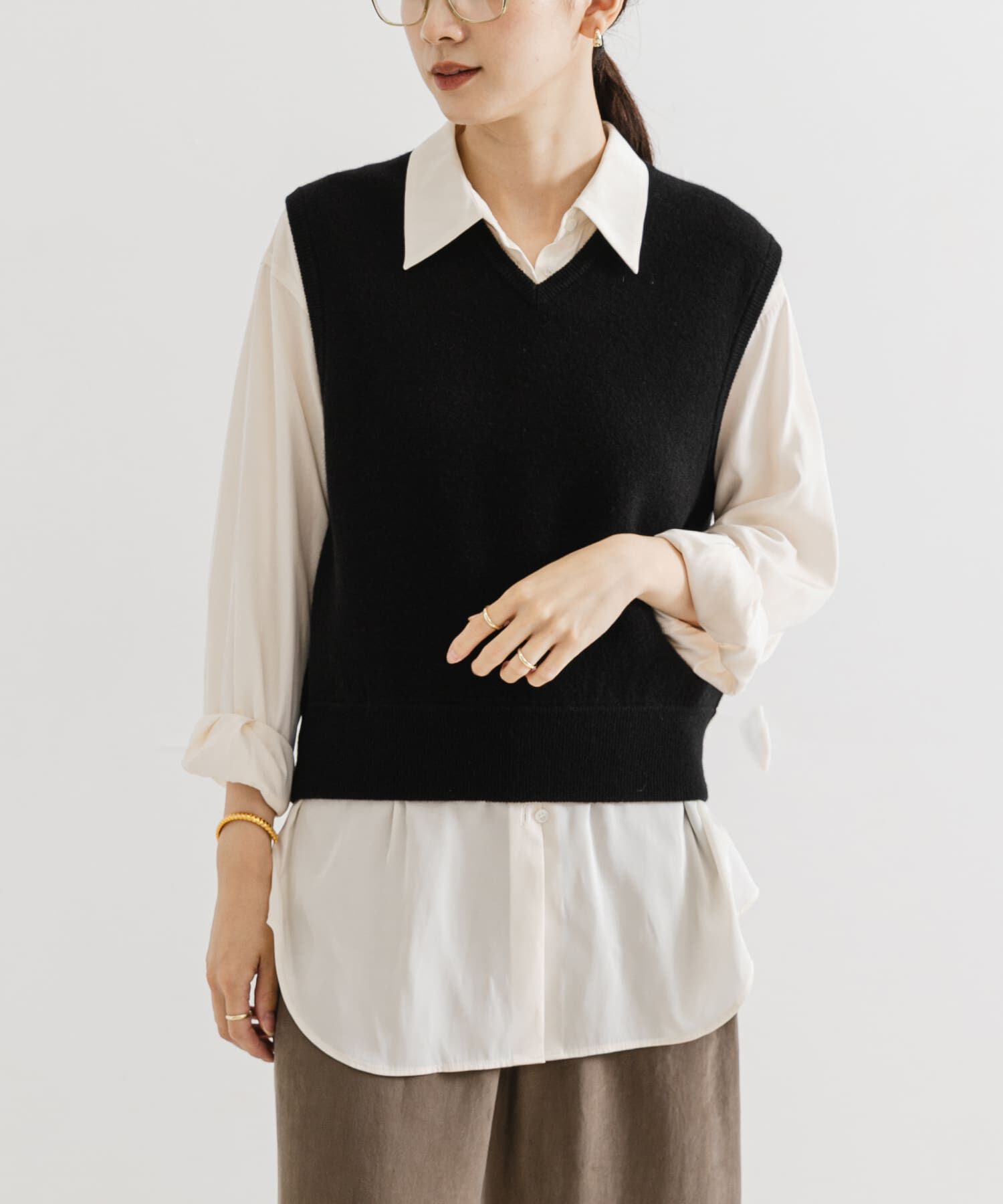 URBAN RESEARCH「ウールカシミヤVネックニットベスト」|ニット・セーター|ブラック