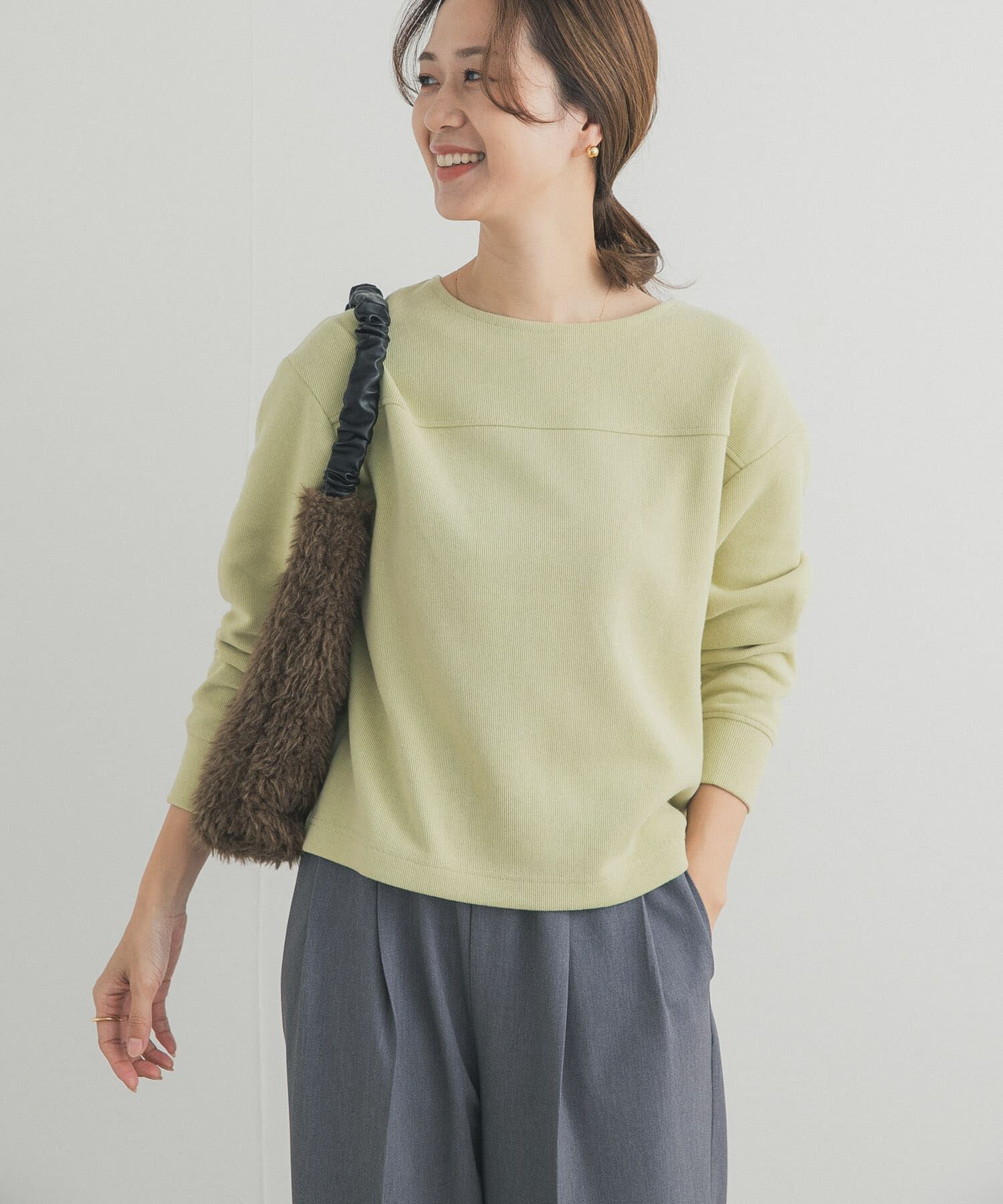 URBAN RESEARCH DOORS「『UR TECH』ボートネックプルオーバー」|Tシャツ・カットソー|グリーン系その他