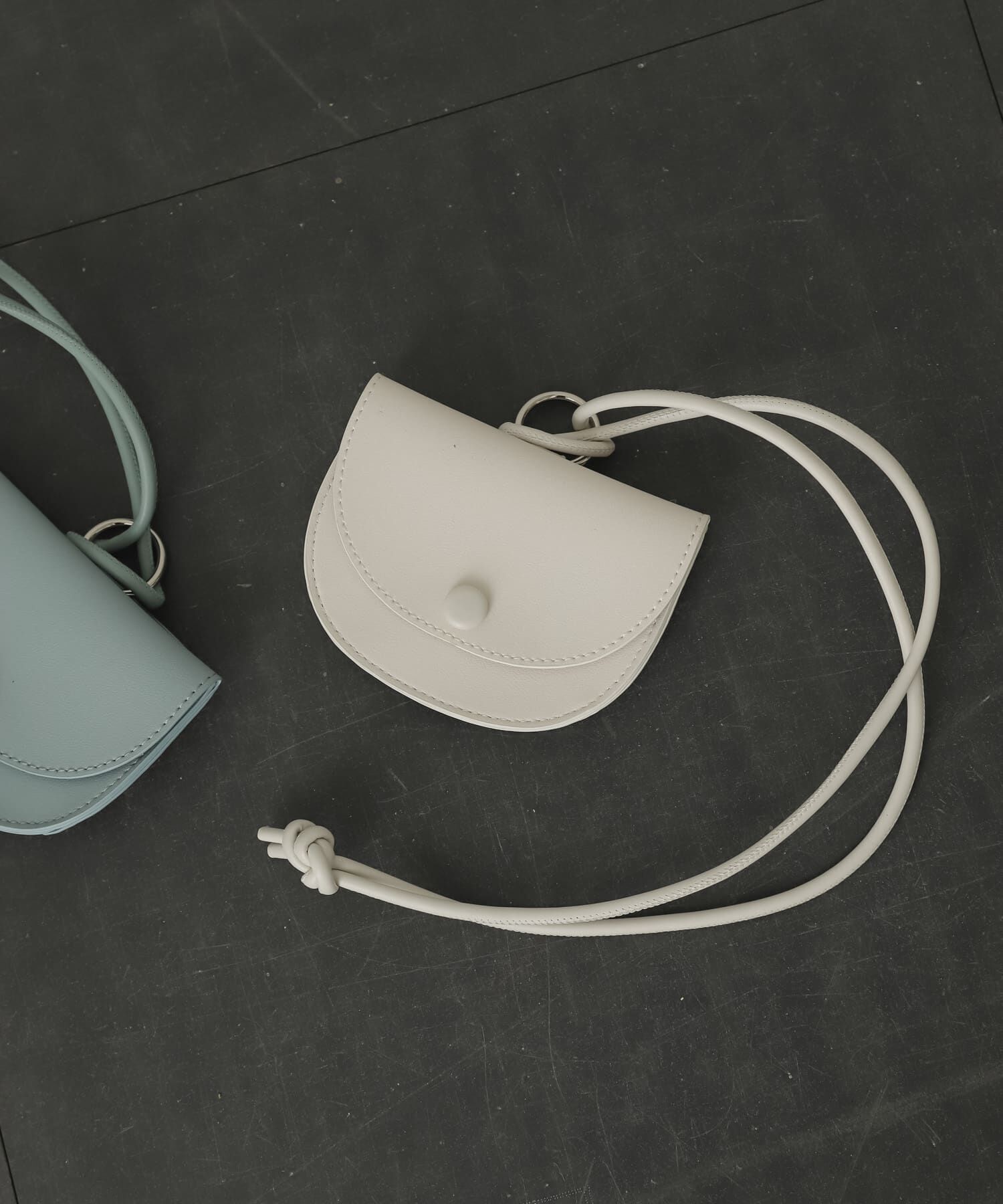 SENSE OF PLACE by URBAN RESEARCH「ミニフラップショルダーバッグ」|ショルダー・メッセンジャー|アイボリー