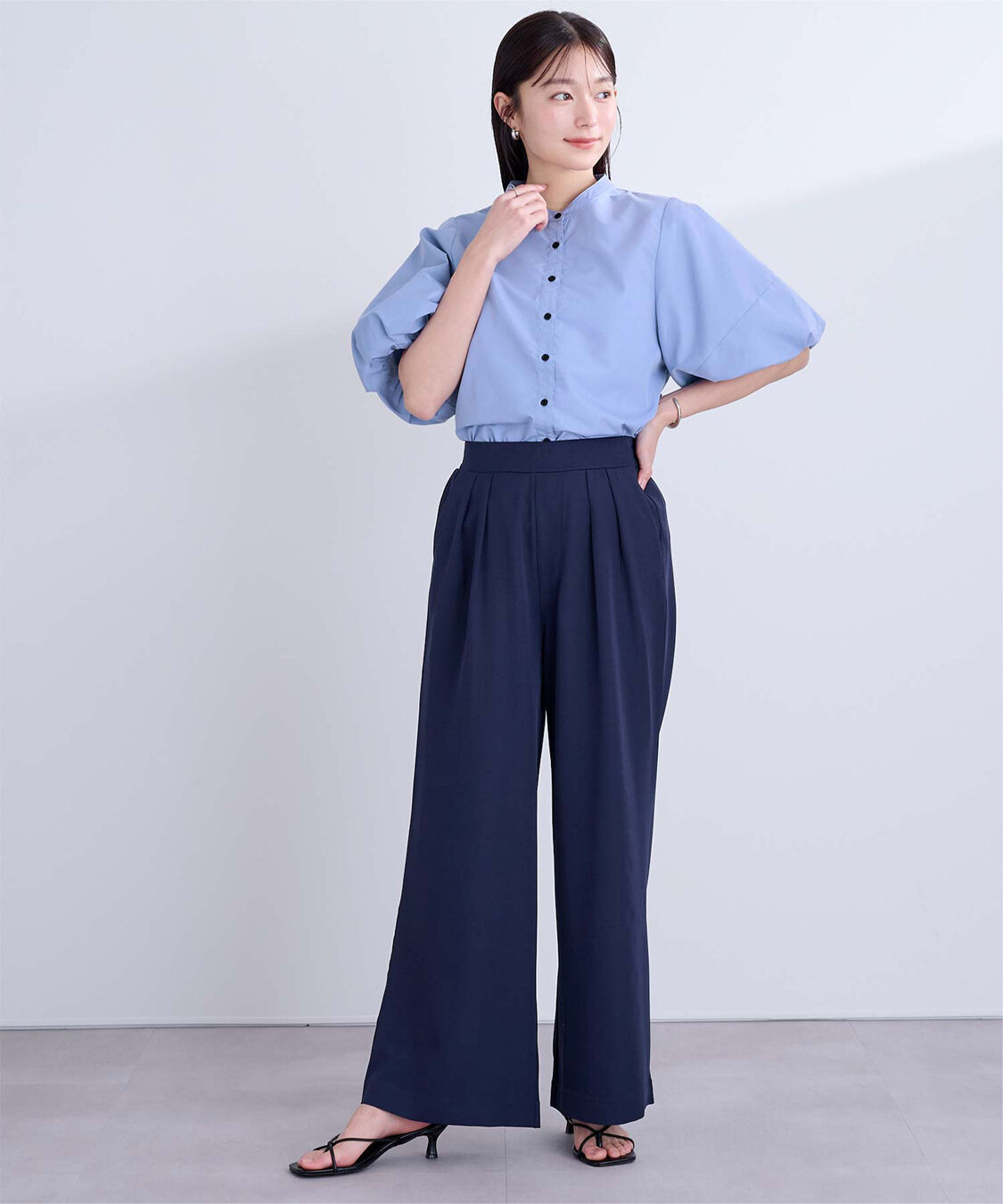 ur's「釦配色バルーンスリーブブラウス」|シャツ・ブラウス|