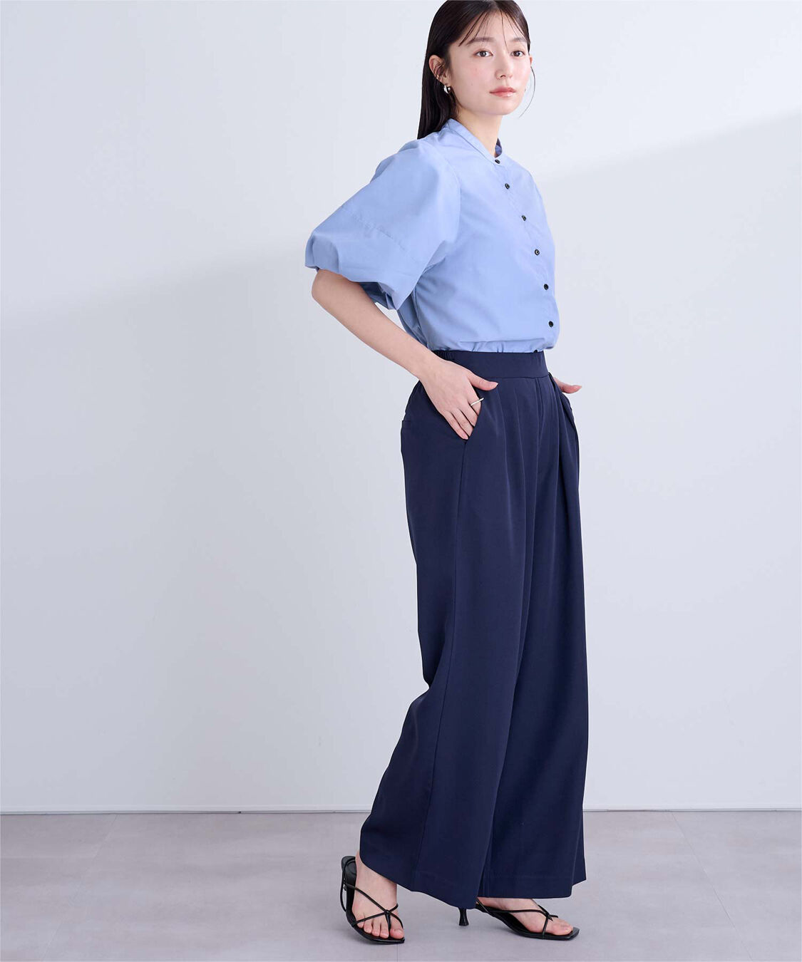 ur's「釦配色バルーンスリーブブラウス」|シャツ・ブラウス|