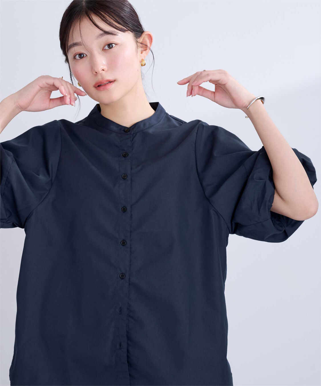 ur's「釦配色バルーンスリーブブラウス」|シャツ・ブラウス|