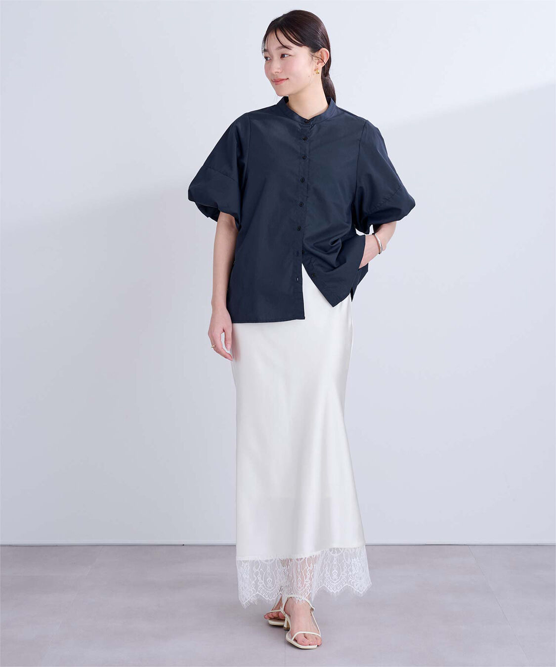 ur's「釦配色バルーンスリーブブラウス」|シャツ・ブラウス|