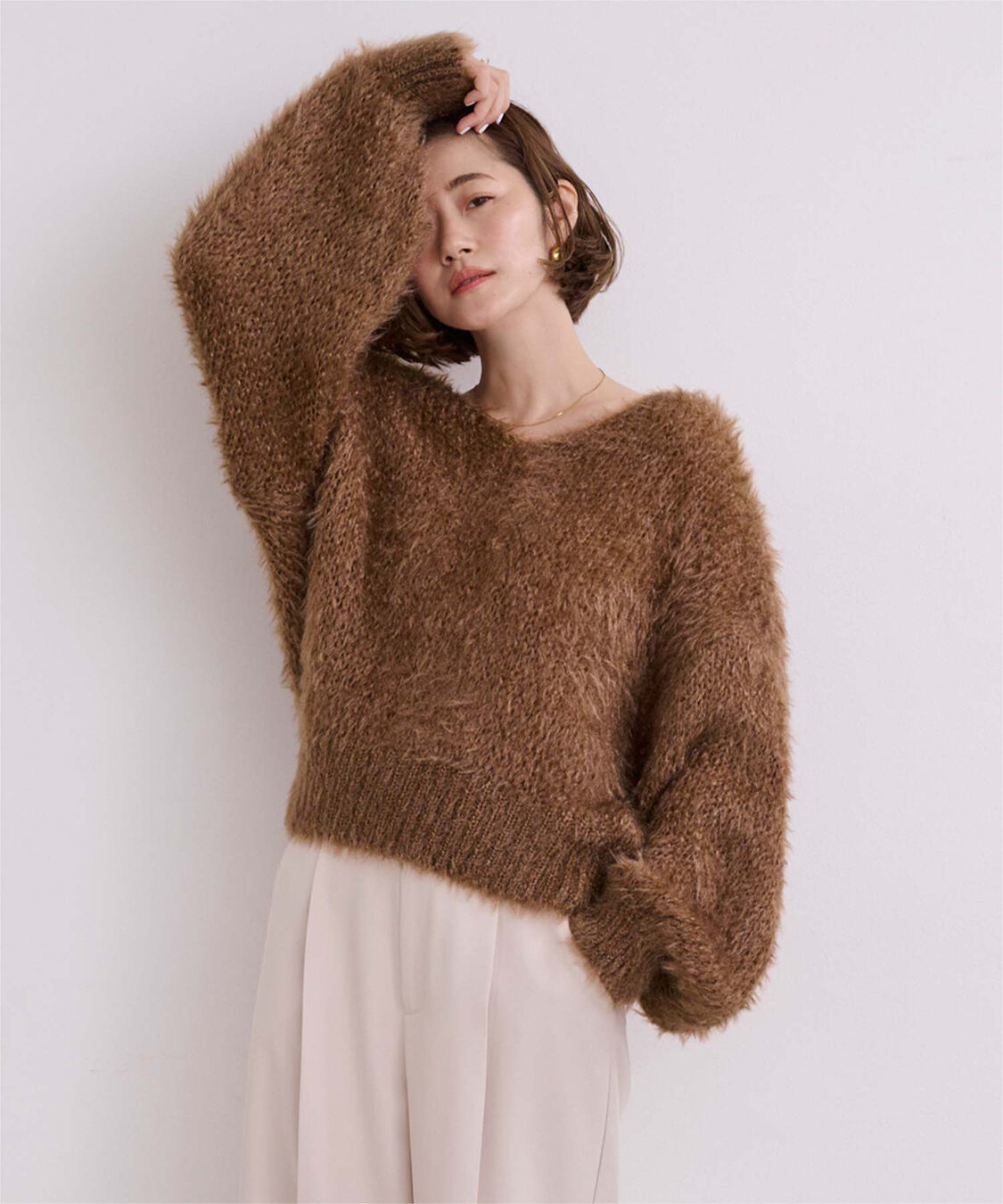 ur's「Vネックオーバーサイズシアーローゲージニット」|ニット・セーター|ブラウン