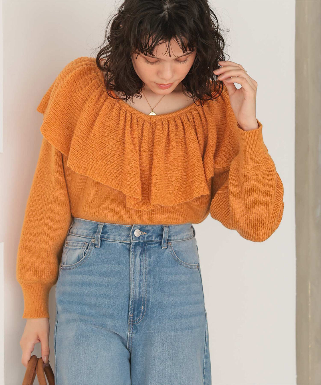 titivate「ウールブレンドギャザーフリル襟ニットトップス」|ニット・セーター|オレンジ