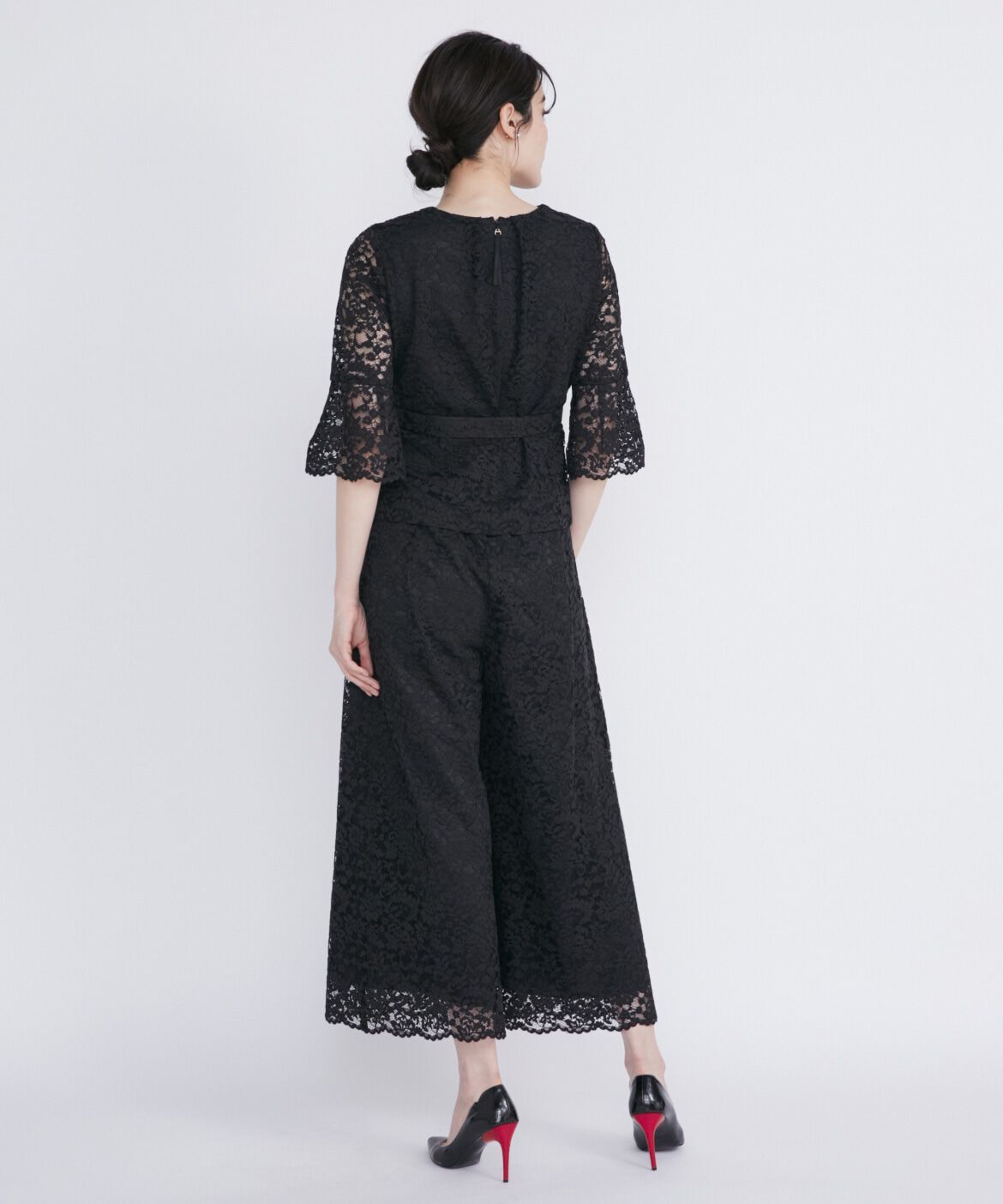 Maglie le cassetto「《M Maglie le cassetto》リボンベルト付きVネックレースブラウス」|シャツ・ブラウス|