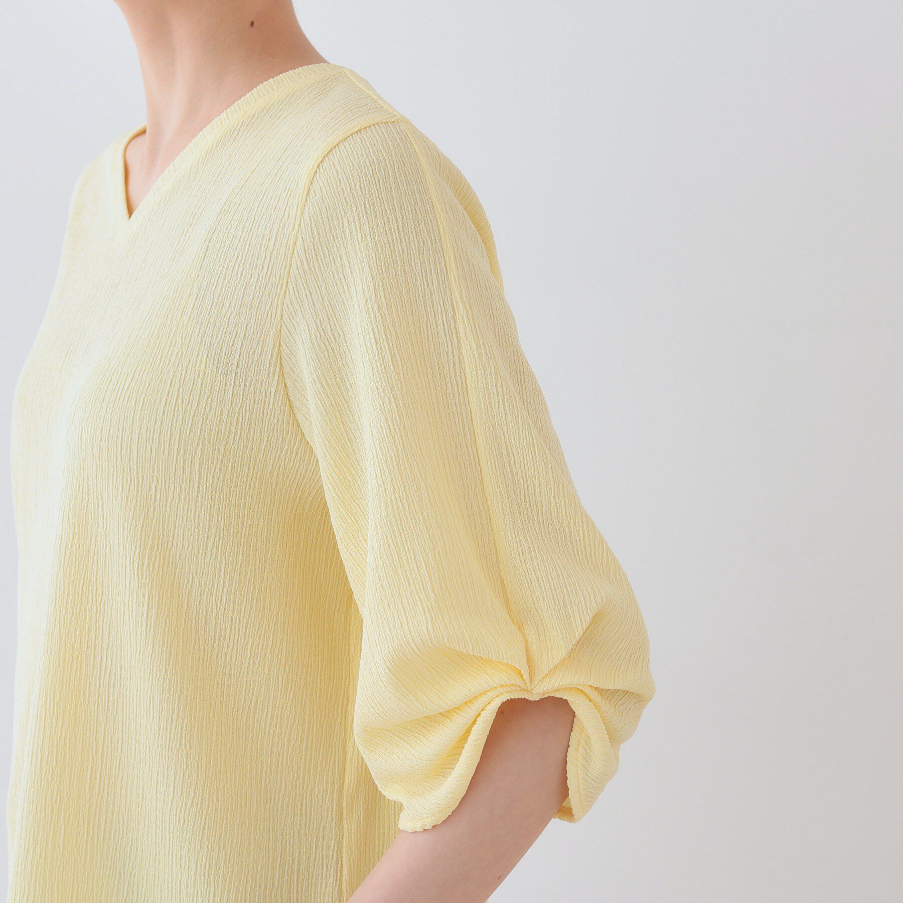 INDIVI「【洗える】タックデザインスリーブ ジャージトップス」|Tシャツ・カットソー|