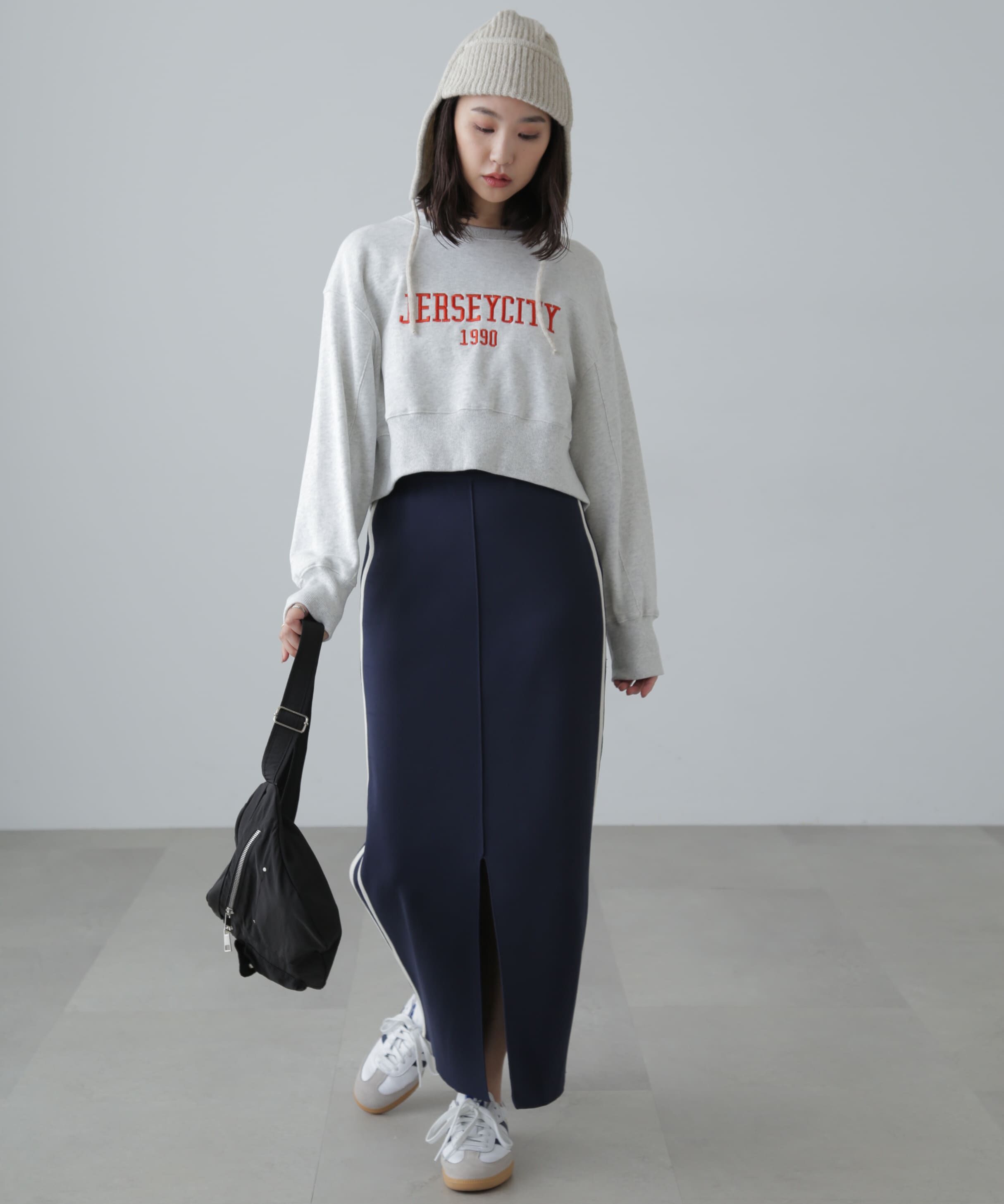  「カレッジロゴショート丈スウェット」|Tシャツ・カットソー|