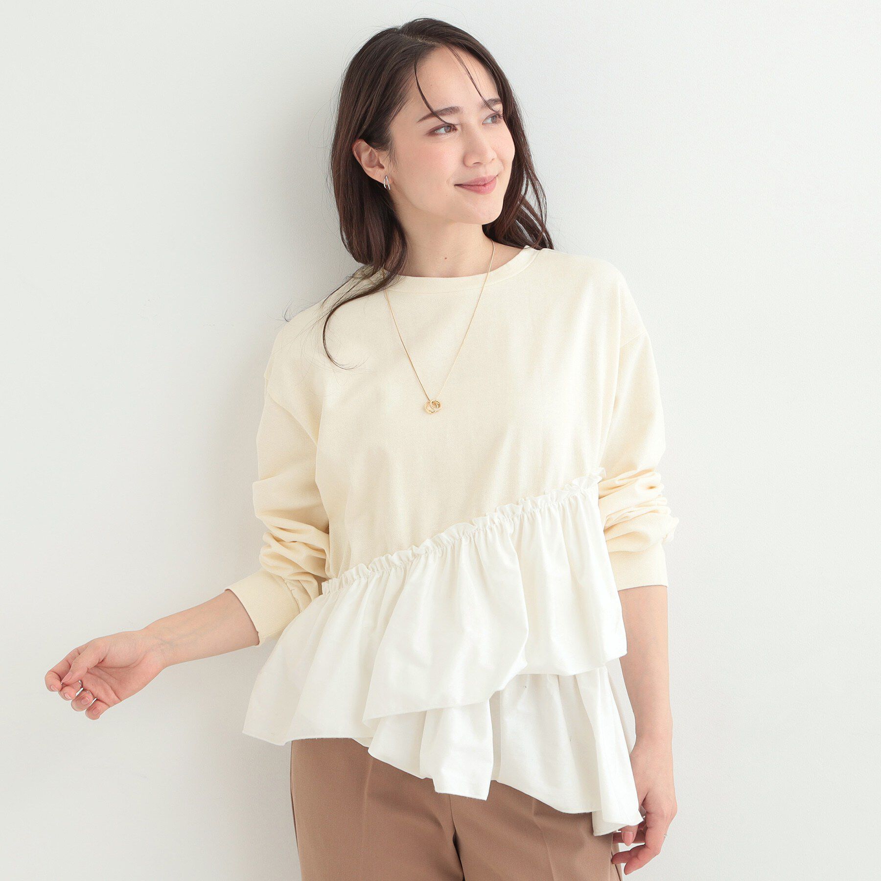 SHOO･LA･RUE「【洗濯機可】ほんのり甘い アシンメトリーフリルの上品トップス」|パーカー|