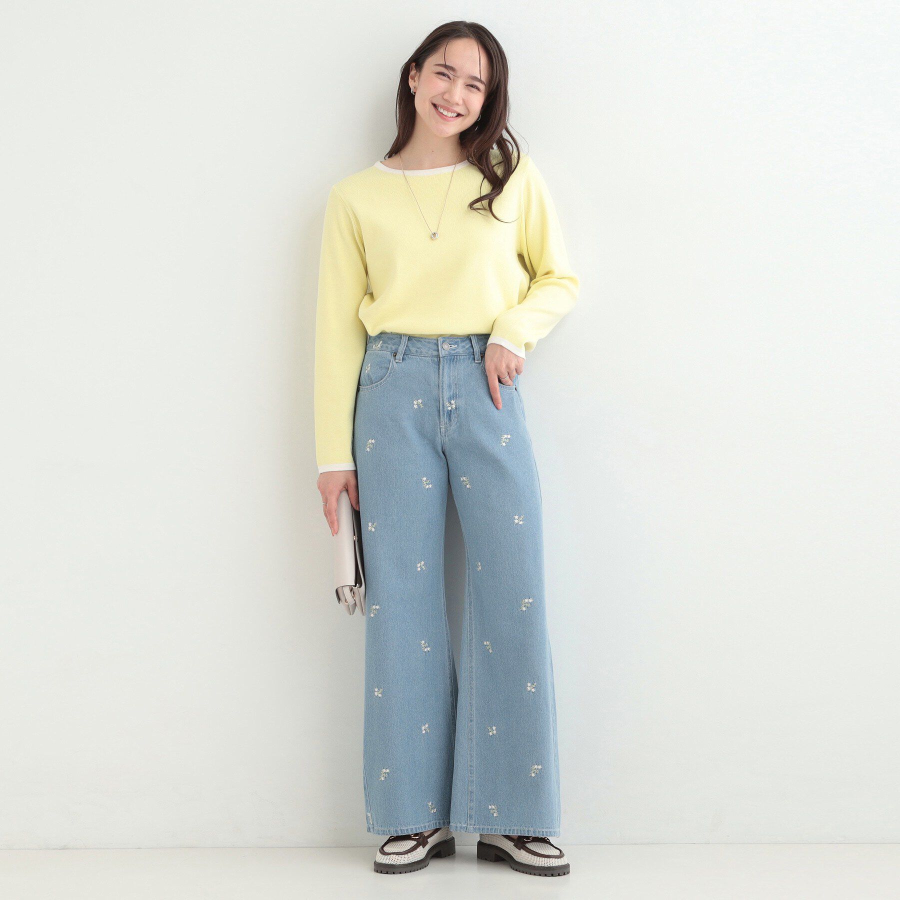 SHOO･LA･RUE「【洗濯機可/S-LL】フラワー刺繍が女性らしさをプラス バギーデニムパンツ」|デニム|