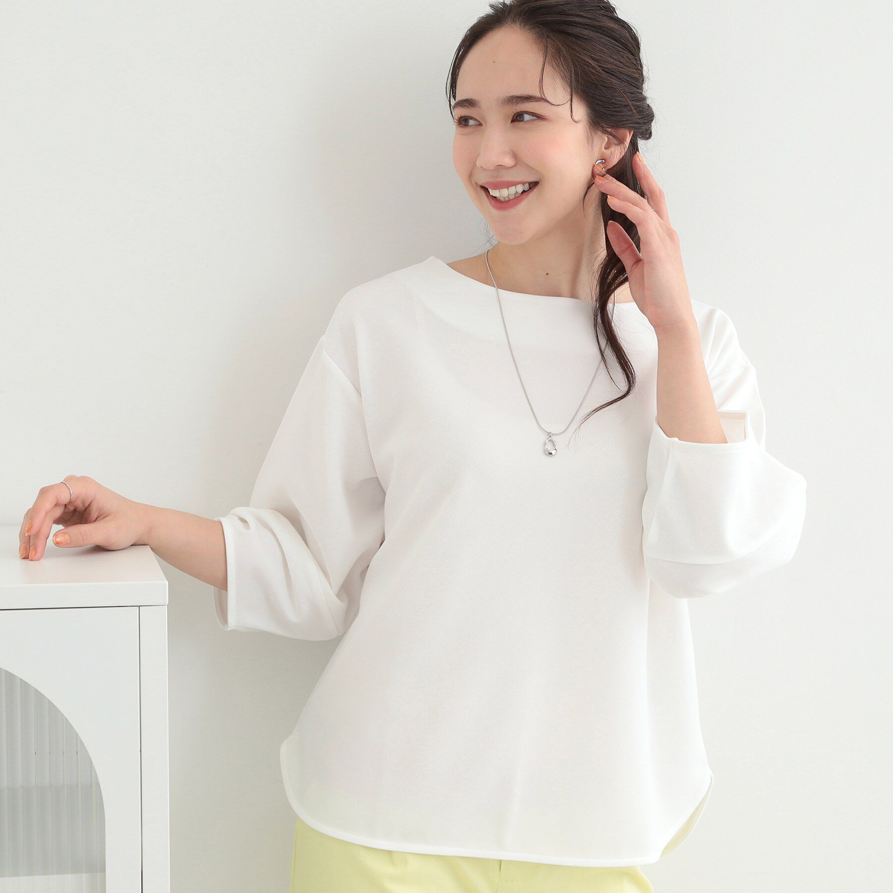 SHOO･LA･RUE「【2点セット/7分袖/S-LL】ランタンスリーブで女性らしい ネックレス付きブラウス」|シャツ・ブラウス|オフホワイト(003