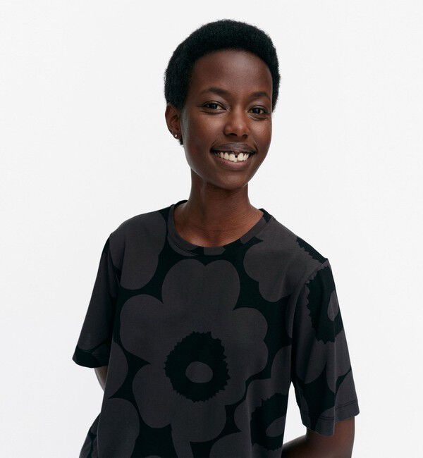 Marimekko「Tunnit Unikko Tシャツ」|シャツ・ブラウス|