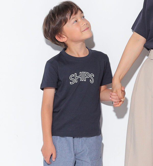 SHIPS KIDS「【WEB限定】SHIPS KIDS:100～160cm / 〈家族おそろい〉SHIPS ラウンド プリント ロゴ  Tシャツ」|Tシャツ・カットソー|