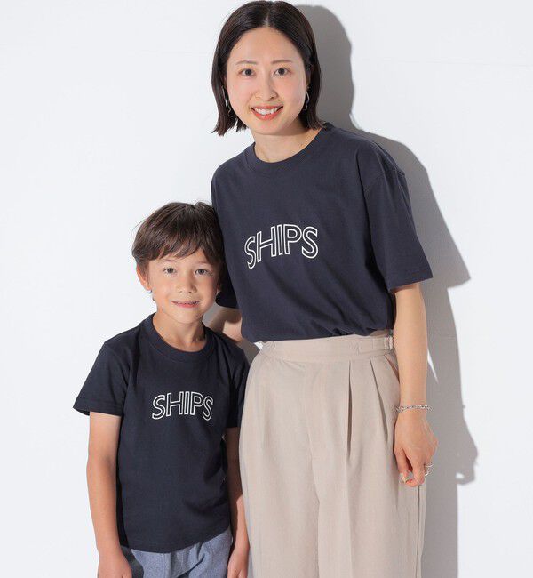 SHIPS KIDS「【WEB限定】SHIPS KIDS:100～160cm / 〈家族おそろい〉SHIPS ラウンド プリント ロゴ  Tシャツ」|Tシャツ・カットソー|