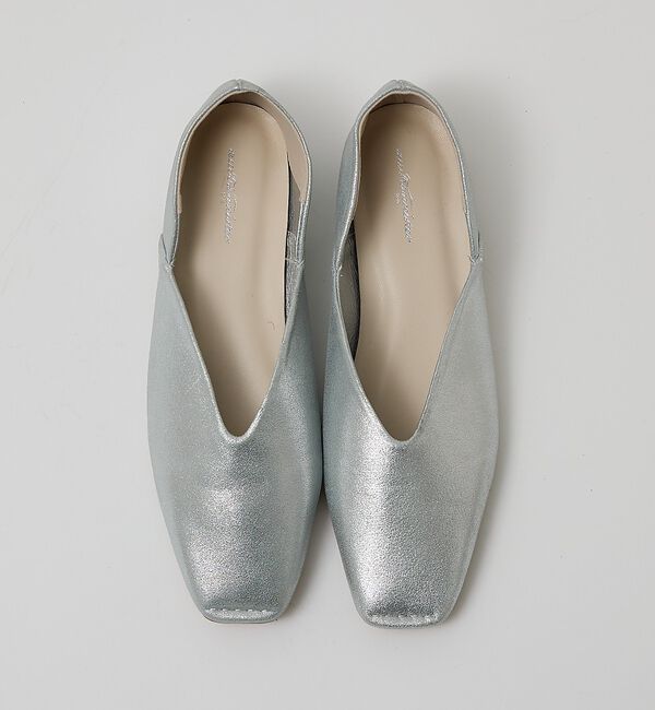 AU BANNISTER「【販売店舗限定】スクエアトゥVカットパンプス【予約】」|その他|シルバー