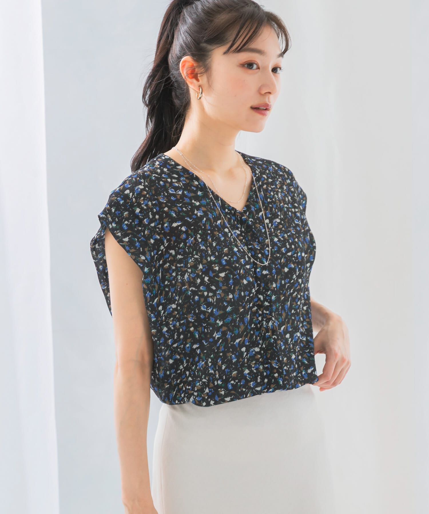 URBAN RESEARCH ROSSO「フラワープリントブラウス」|シャツ・ブラウス|ブラック