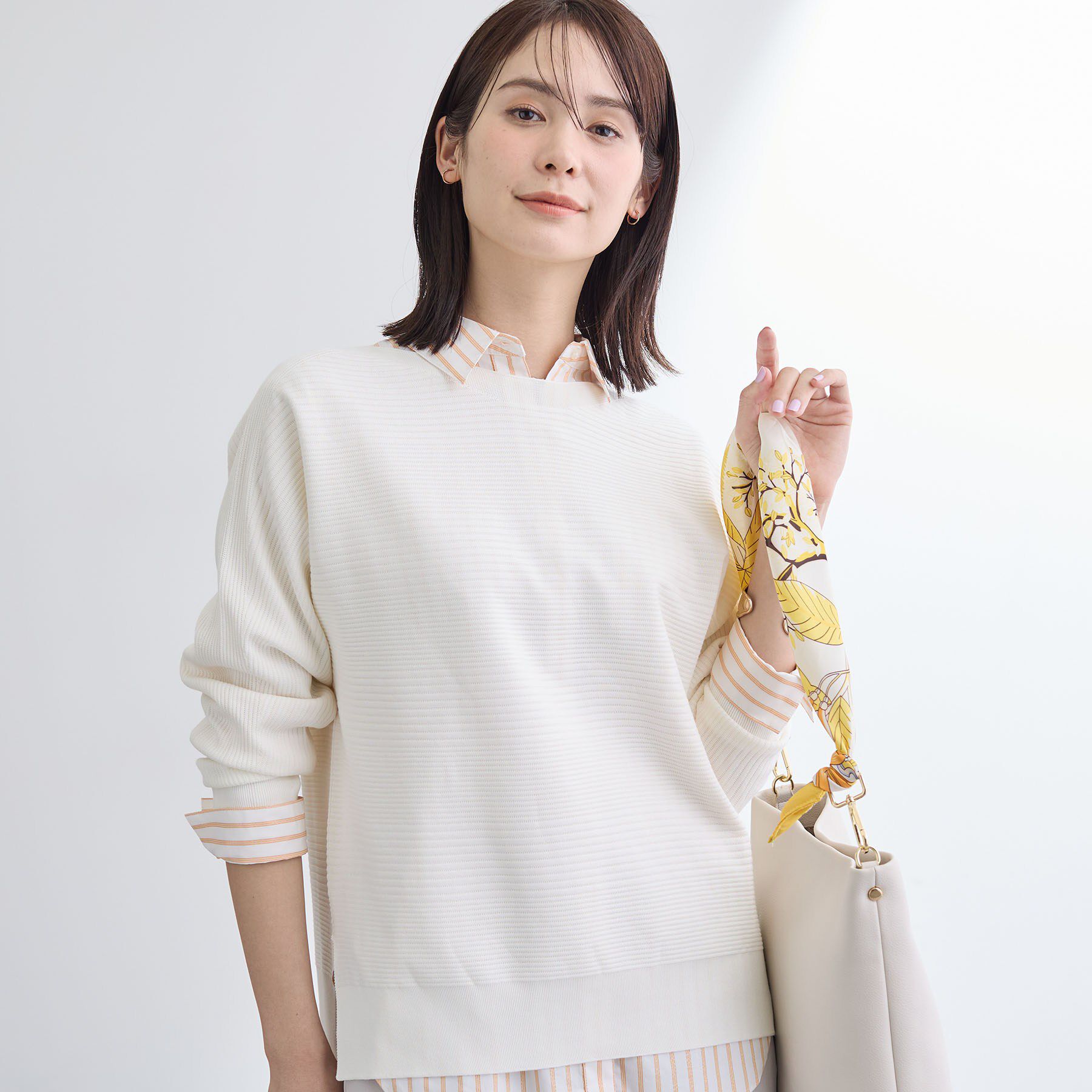 INDIVI「【洗える／キレイ色】体型カバー無縫製ニット」|ニット・セーター|オフホワイト(003