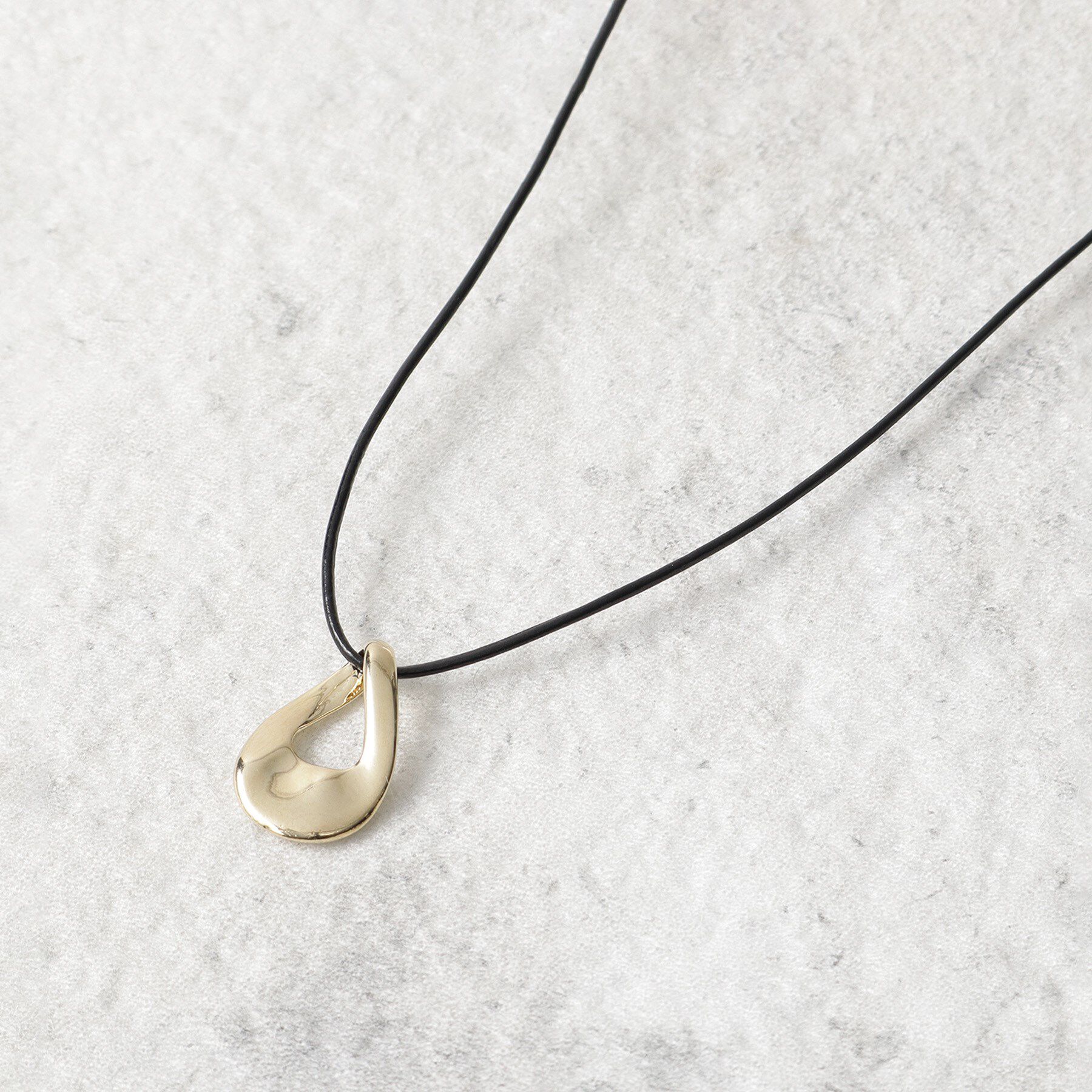 OPAQUE.CLIP「コード&times;メタルネックレスワントップ」|ネックレス|